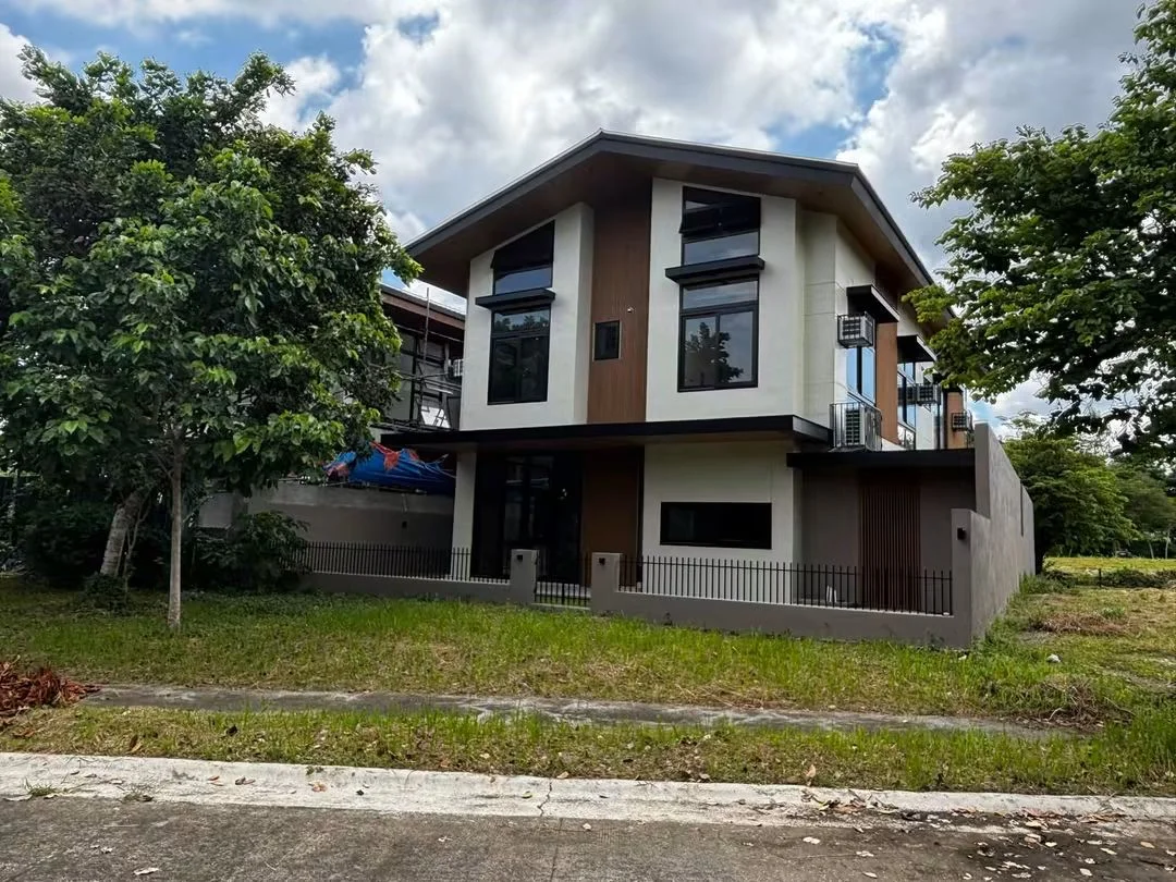 Lumira Nuvali | 5BR 650sqm House & Lot for Sale in Laguna