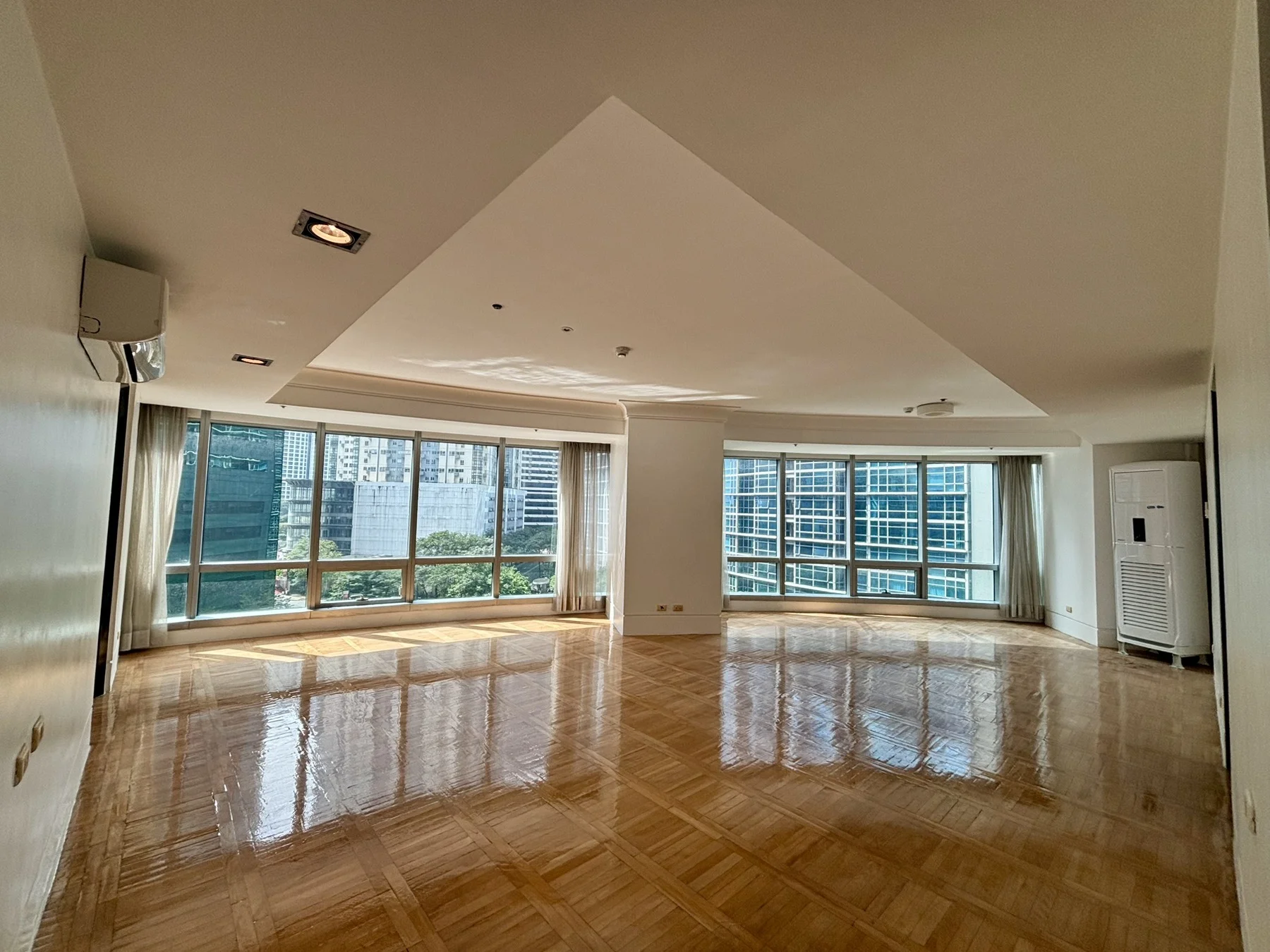 One Mckinley Place | 3BR 186sqm Condo for Rent in Taguig City - Bgc