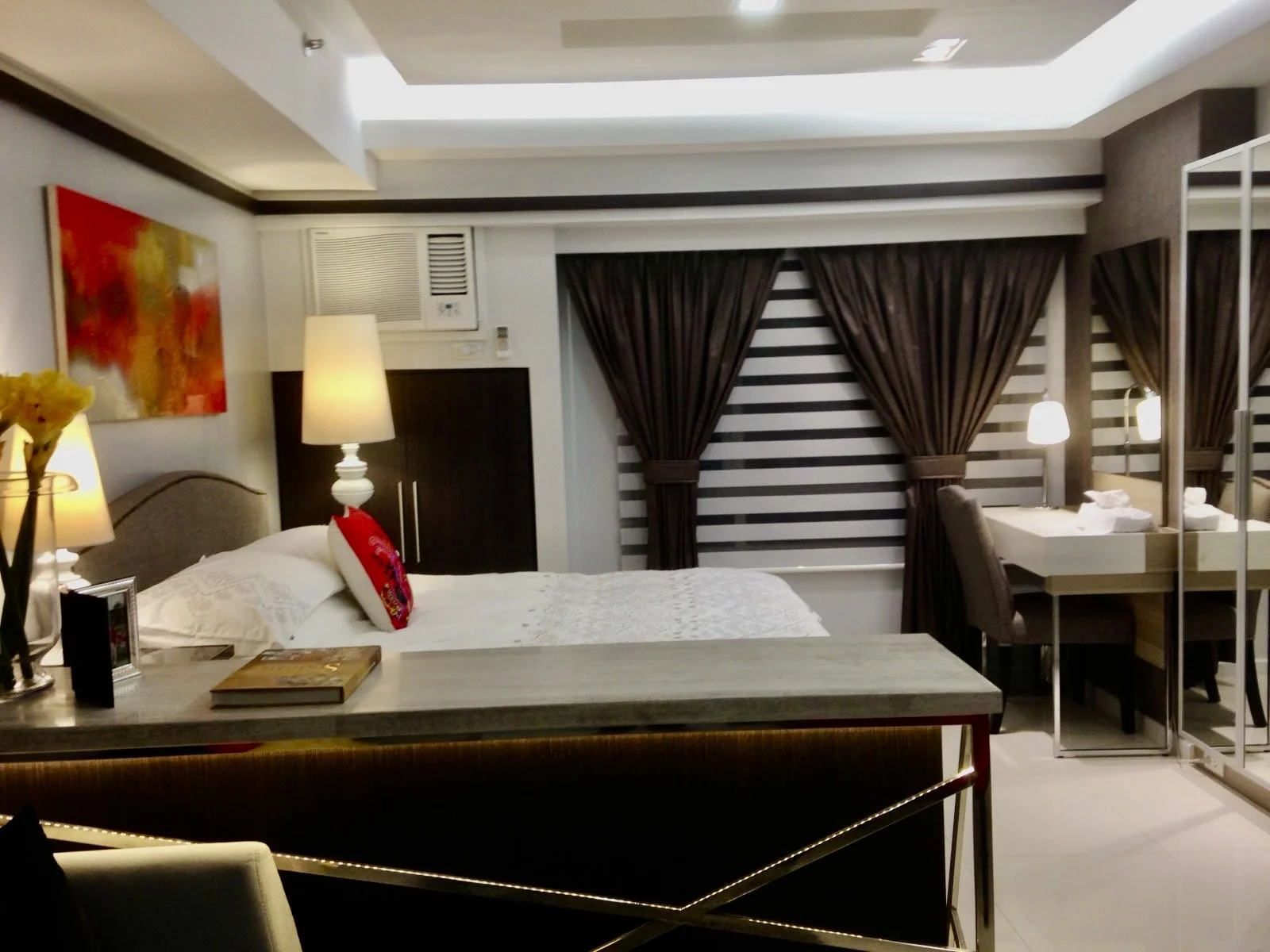 Senta Tower | Studio 36sqm Condo for Rent in Makati City - Legazpi Village