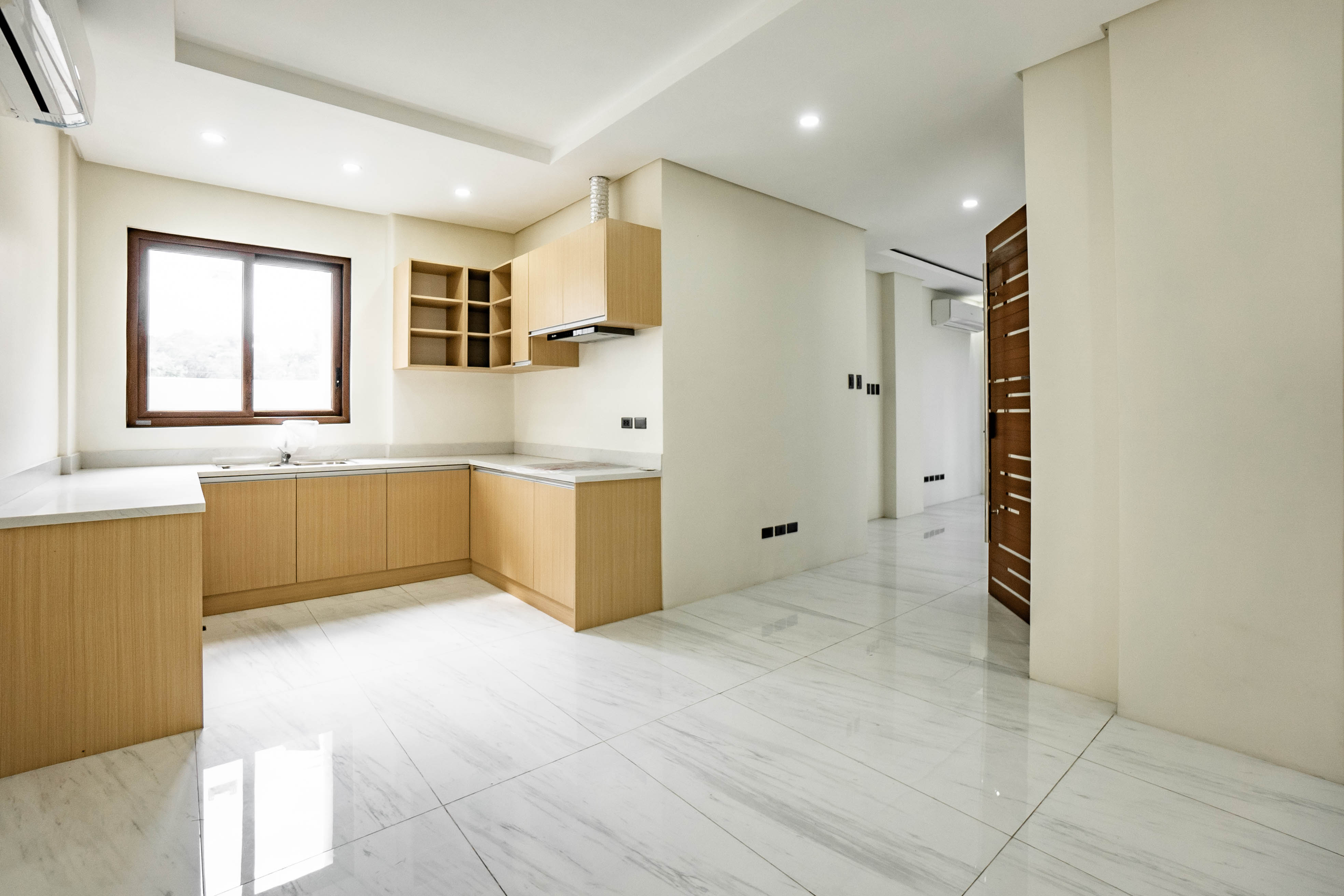 House & Lot/Townhouse For Sale in Cubao Quezon City