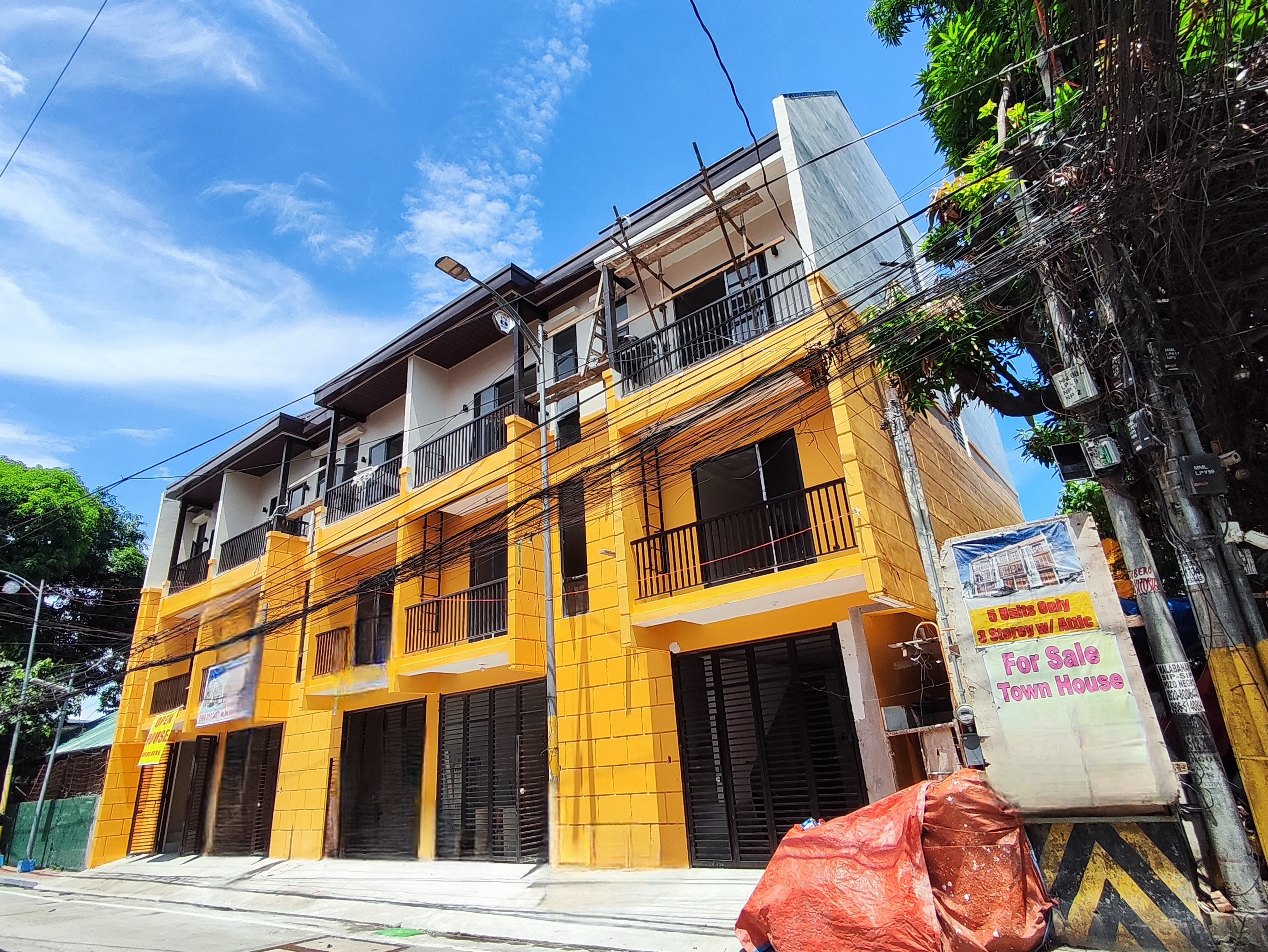 3 Storey Townhouse with Attic Near OB Montessori For Sale in Santa Ana Manila LSS