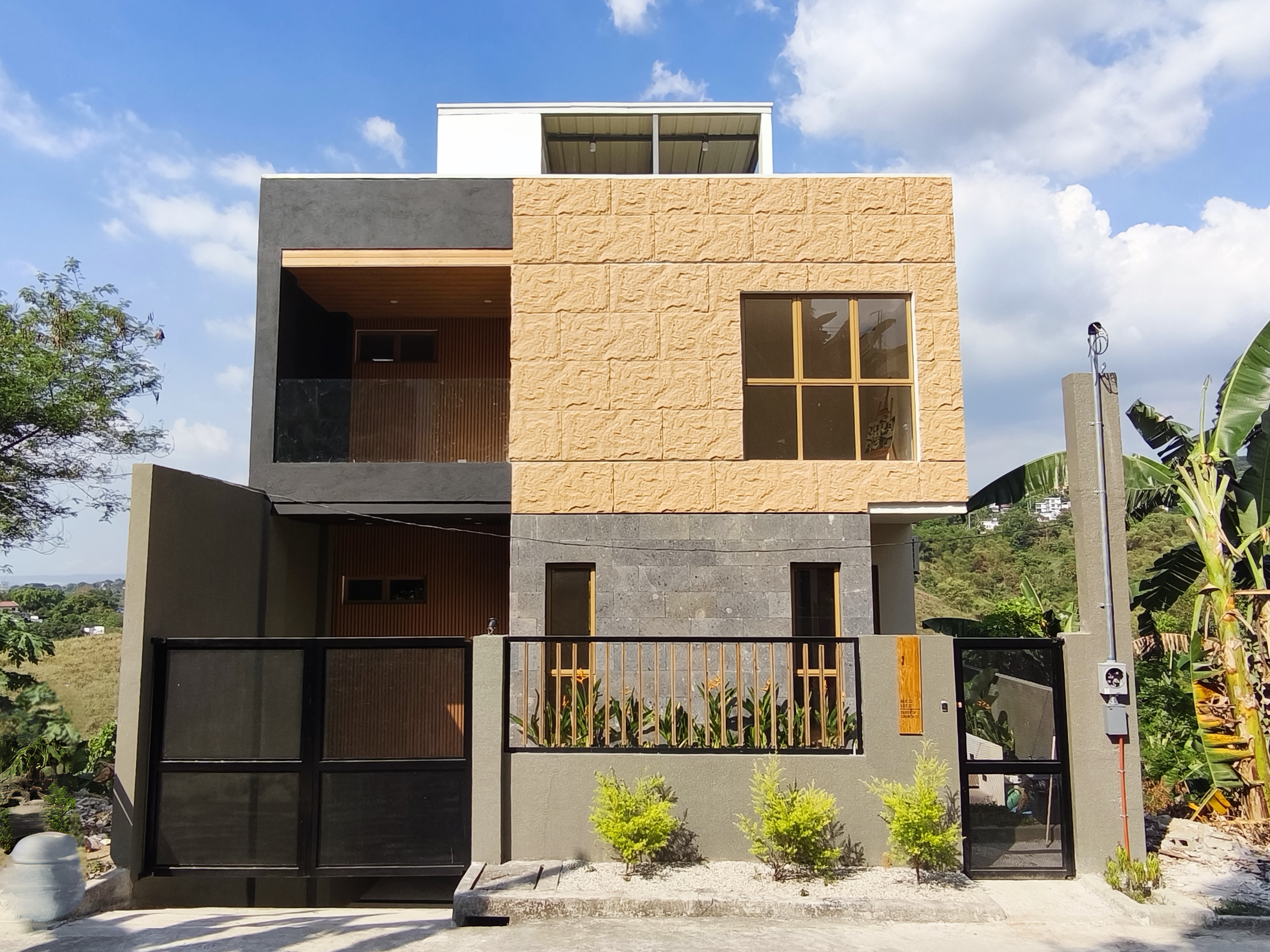 Panoramic View Residence inside Ponte Verde House And Lot For Sale In Our Lady of Lourdes Village Antipolo-ND