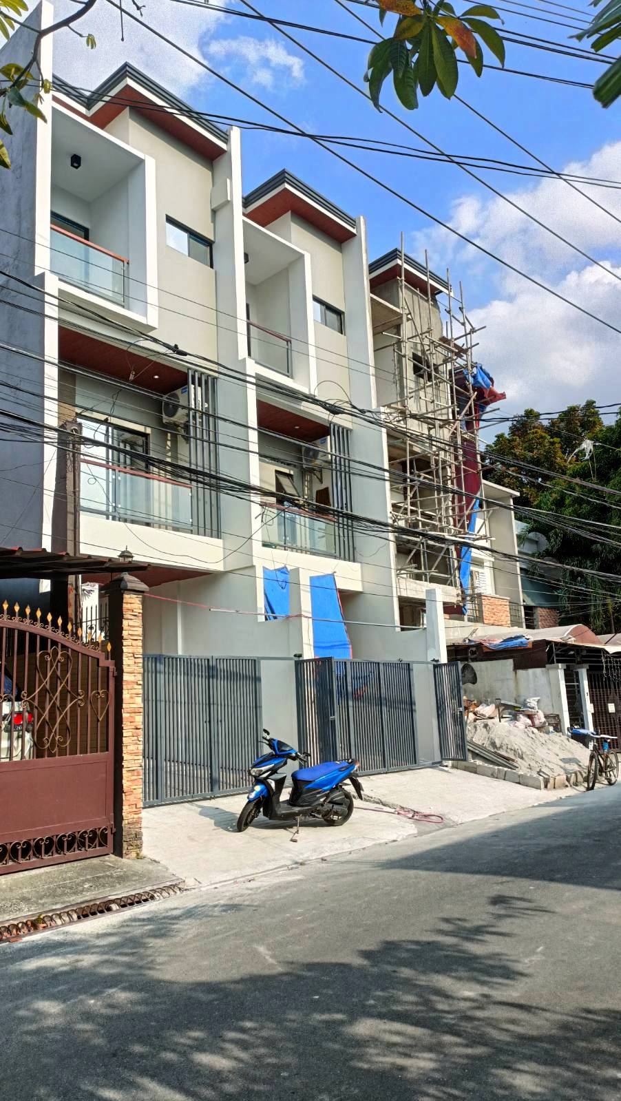 Greenheights Village Brandnew Three Storey House for Sale in San Isidro Parañaque - JB