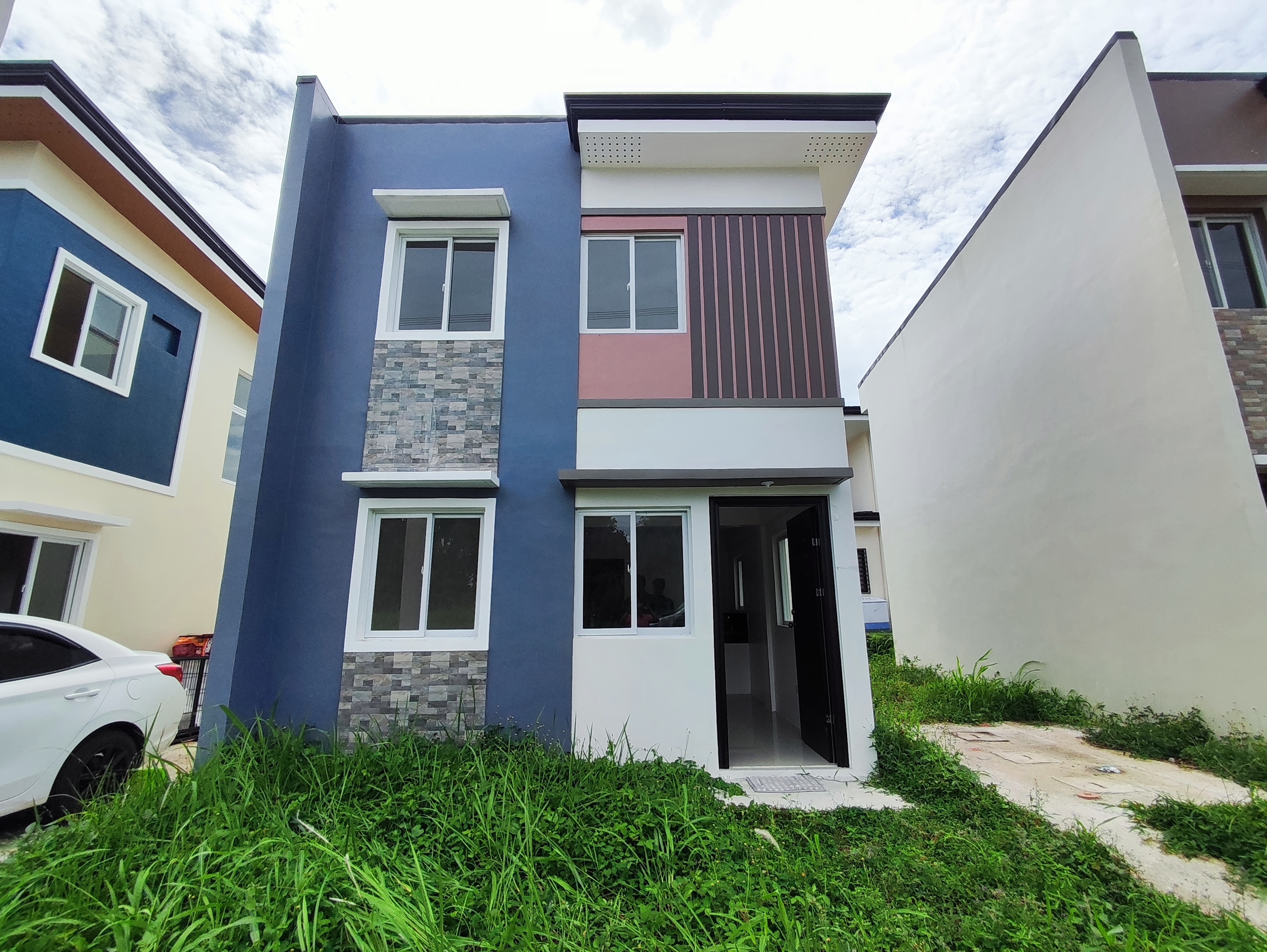 Premium 2 Storey Single Attached House & Lot, For Sale in Brgy. Antipolo Del Norte Lipa City Batangas- EA