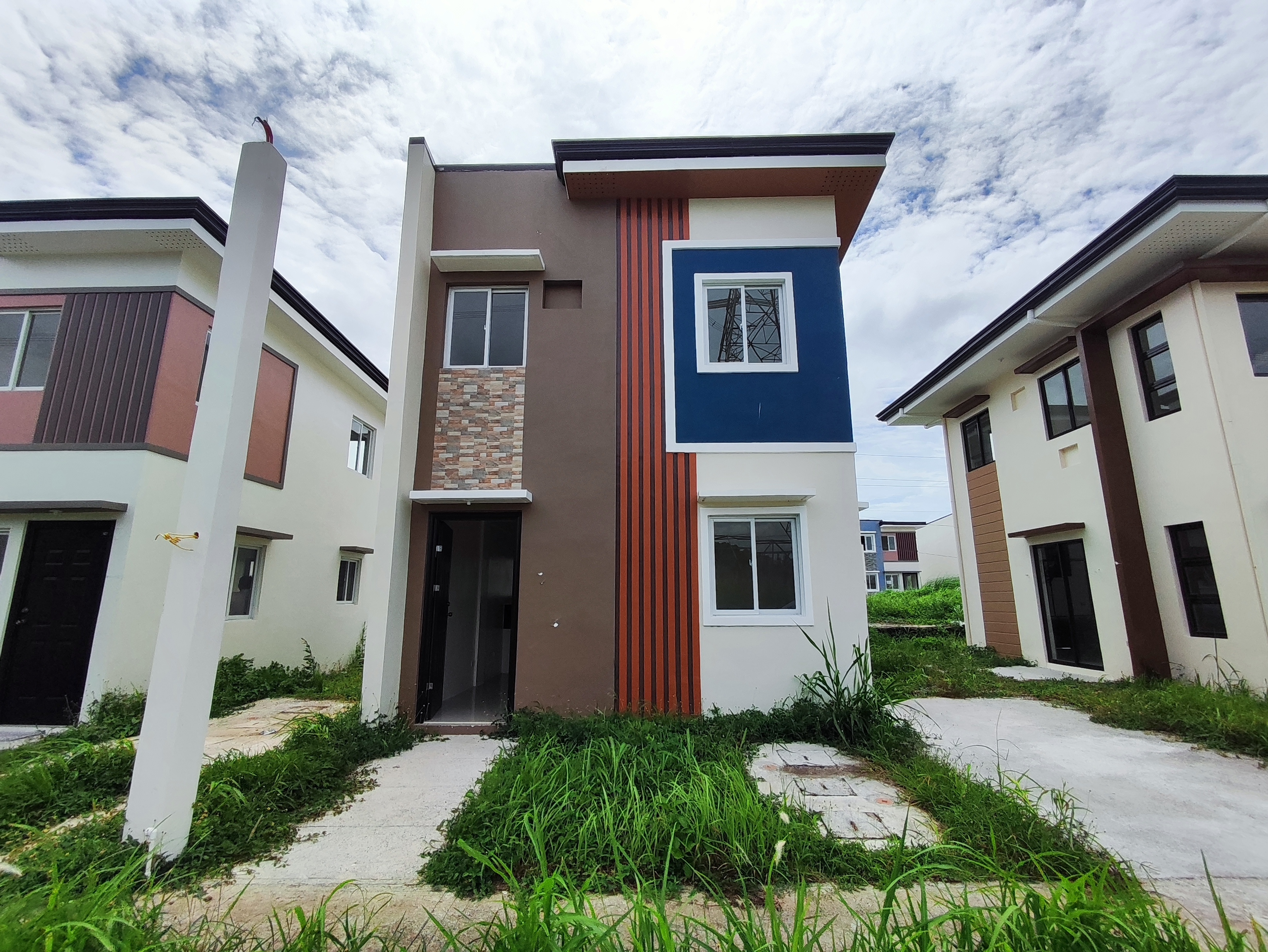4.3M-2 Storey Single Attached House & Lot w/3BR For Sale in Brgy. Antipolo Del Norte Lipa City Batangas- EA
