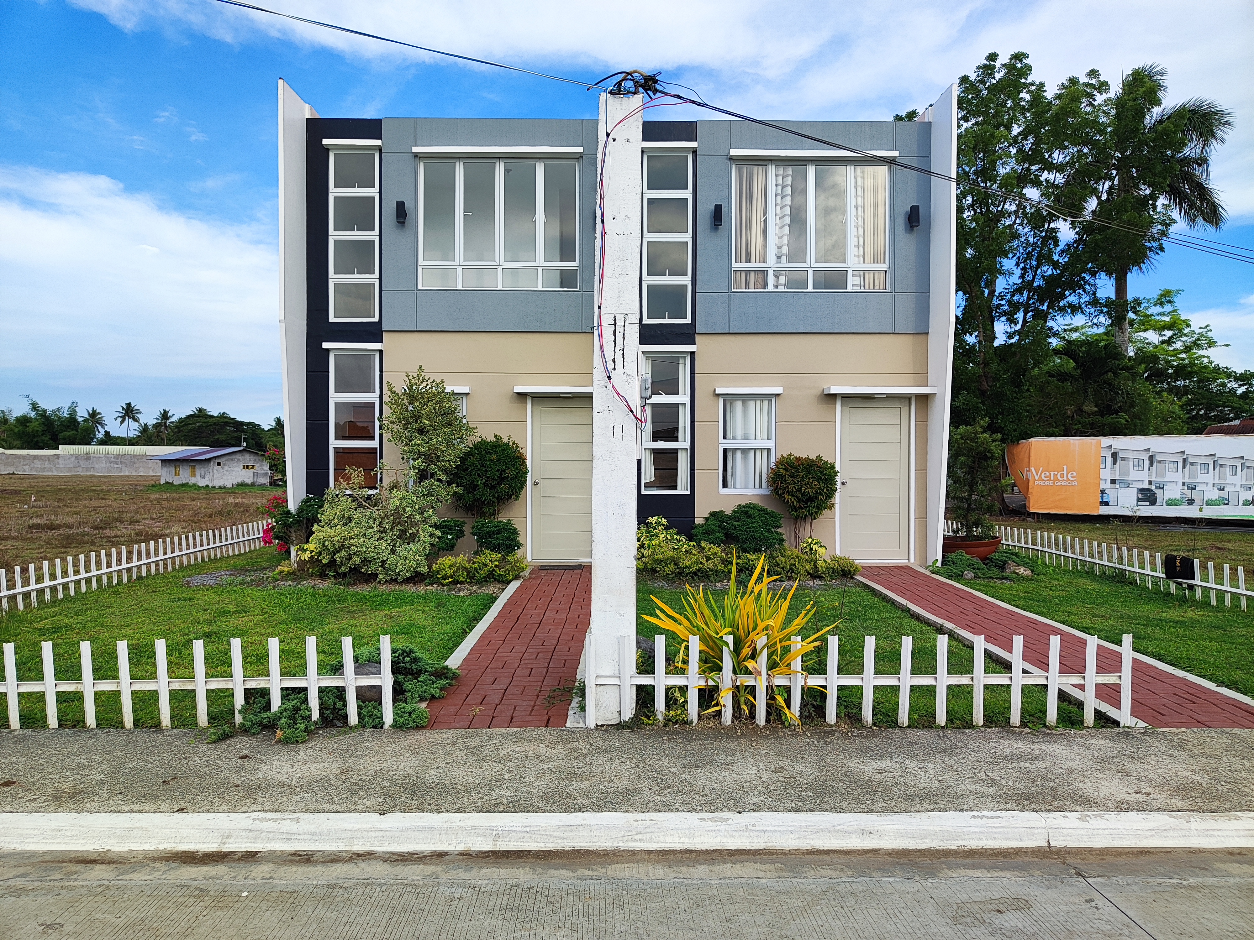 For Sale- 2M Inner Unit Townhouse w/ 2 BR In Brgy. Quilo Quilo Padre Garcia Batangas- EA
