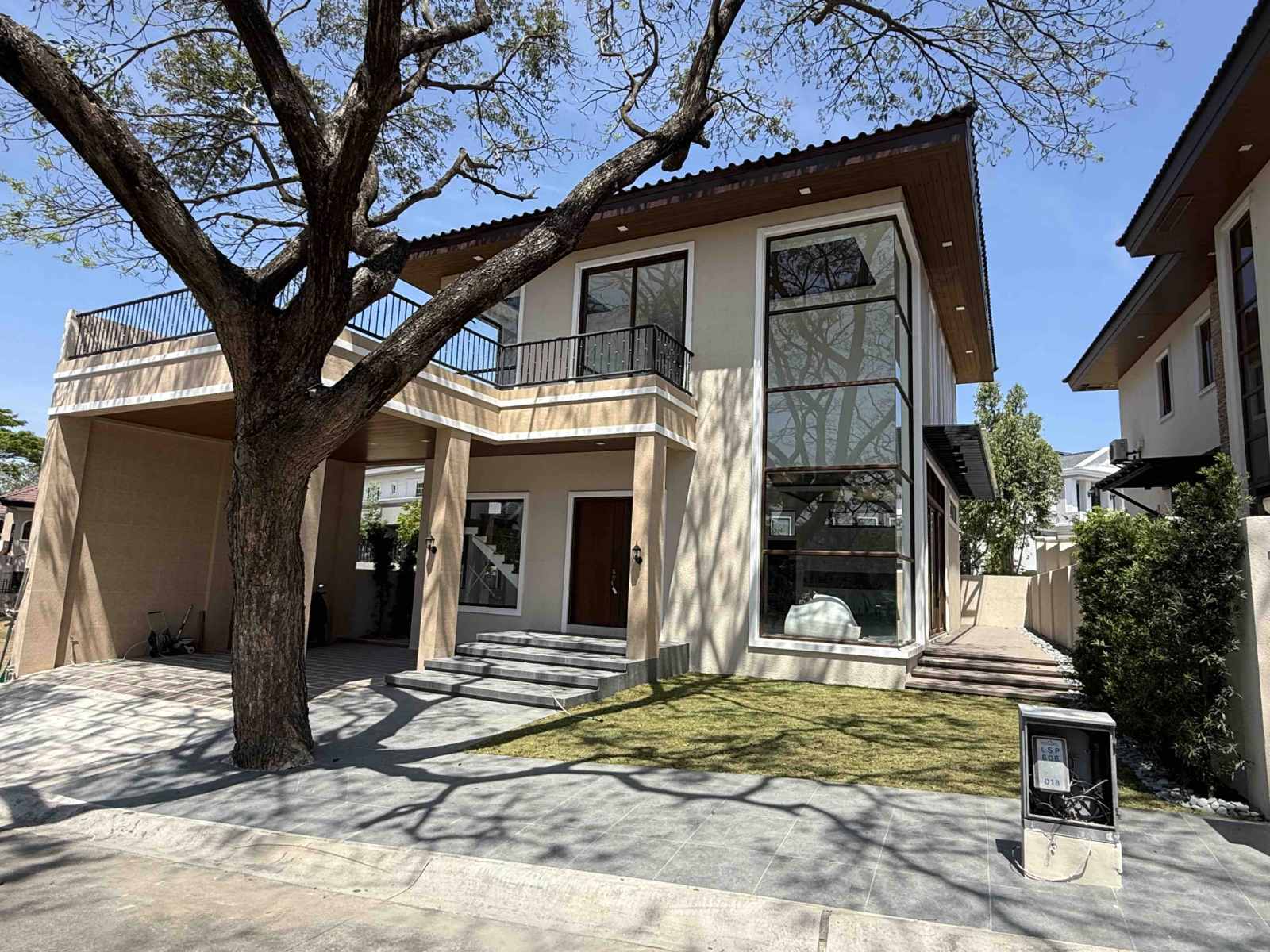 Modern Luxury House and Lot for Sale in Portofino Village Muntinlupa-MD 