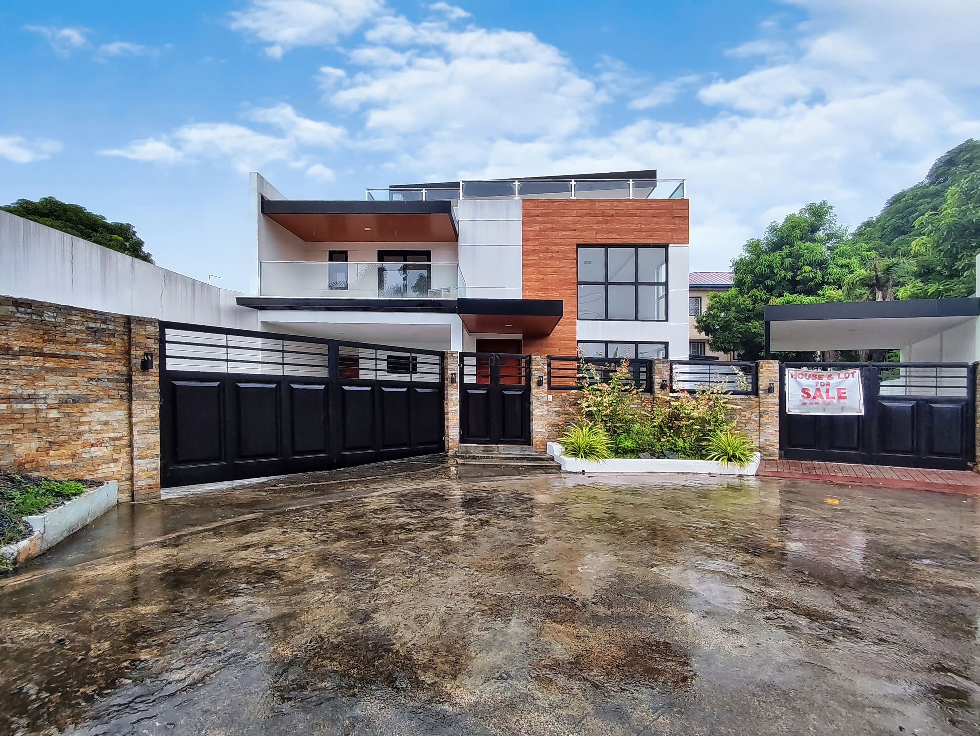 House and lot for Sale in Greenwoods with Big Pool and outdoor Jacuzzi-MD