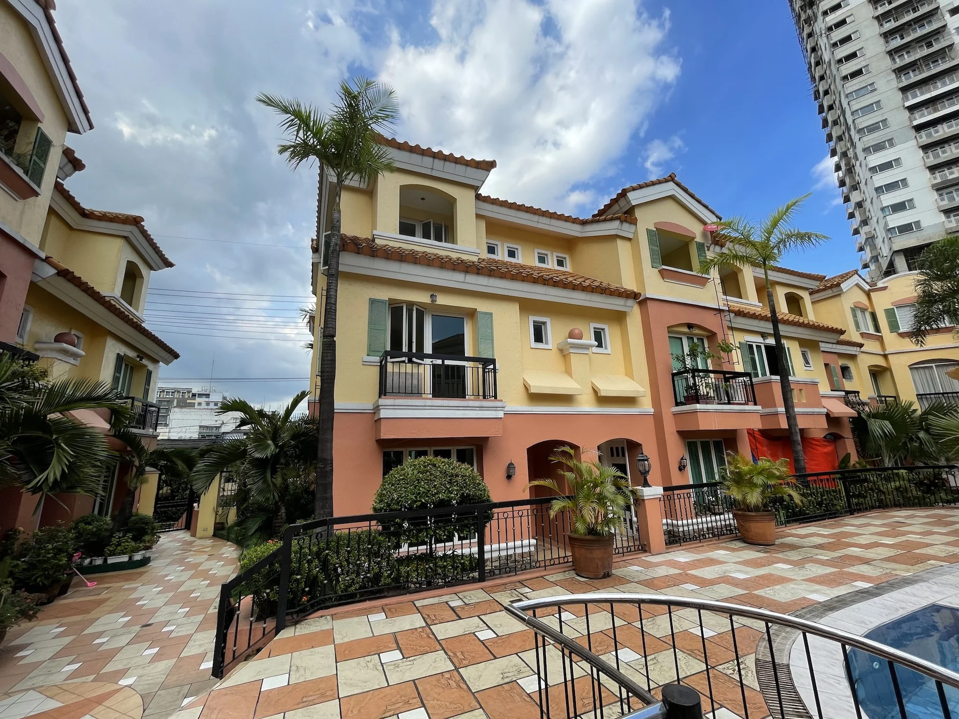 Pasadena Villas | 4BR 245sqm Townhouse for Rent in San Juan City