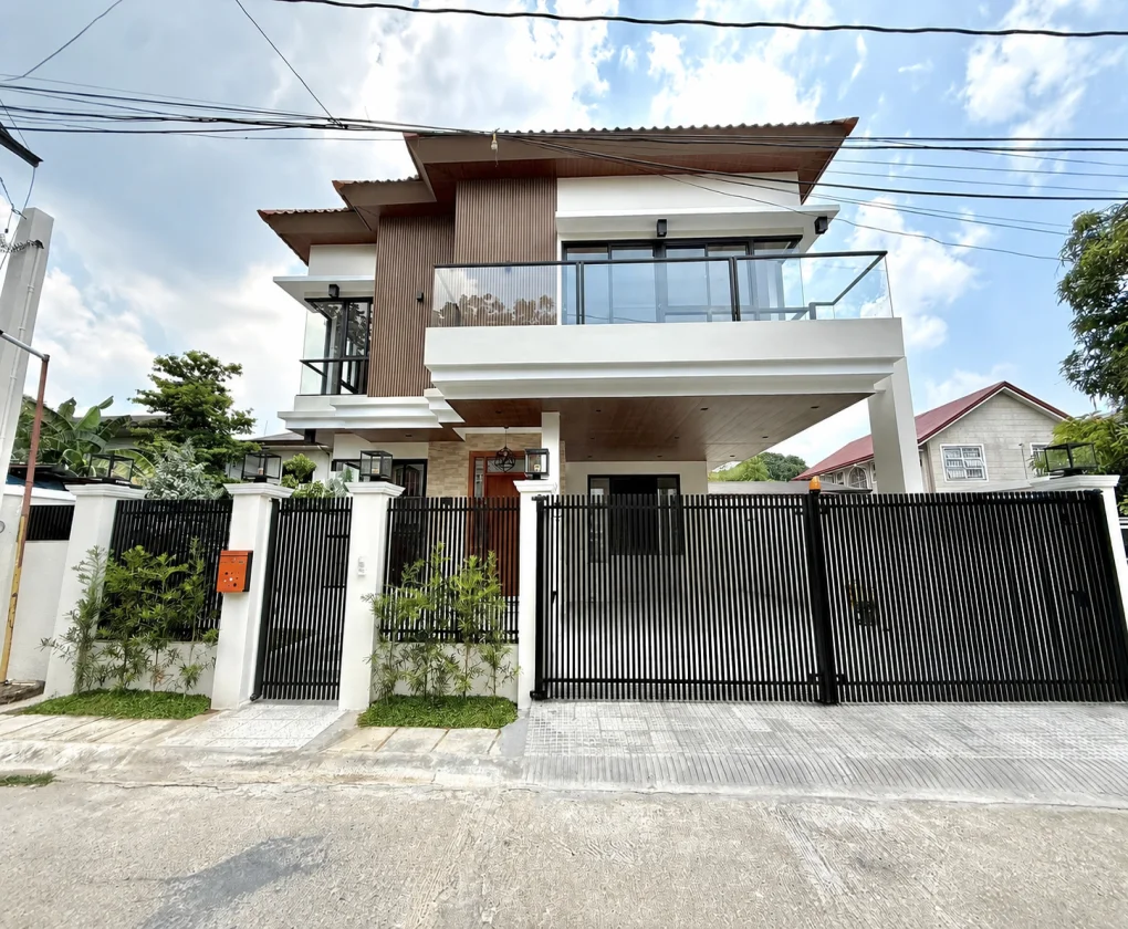 Eastville | 5BR 385sqm House & Lot for Sale in Rizal