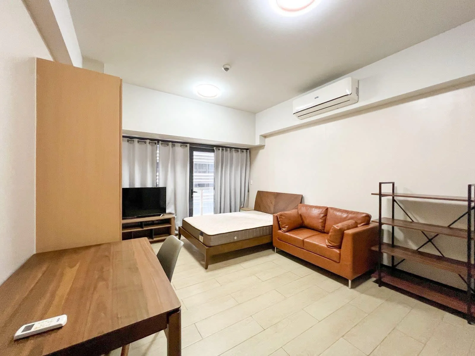 Salcedo Skysuites Makati Executive | Studio 37sqm Condo for Sale in Makati City - Salcedo Village