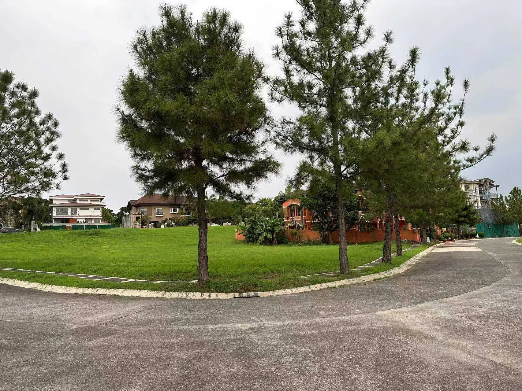 Portofino South | Lot for Sale in Las Piñas City