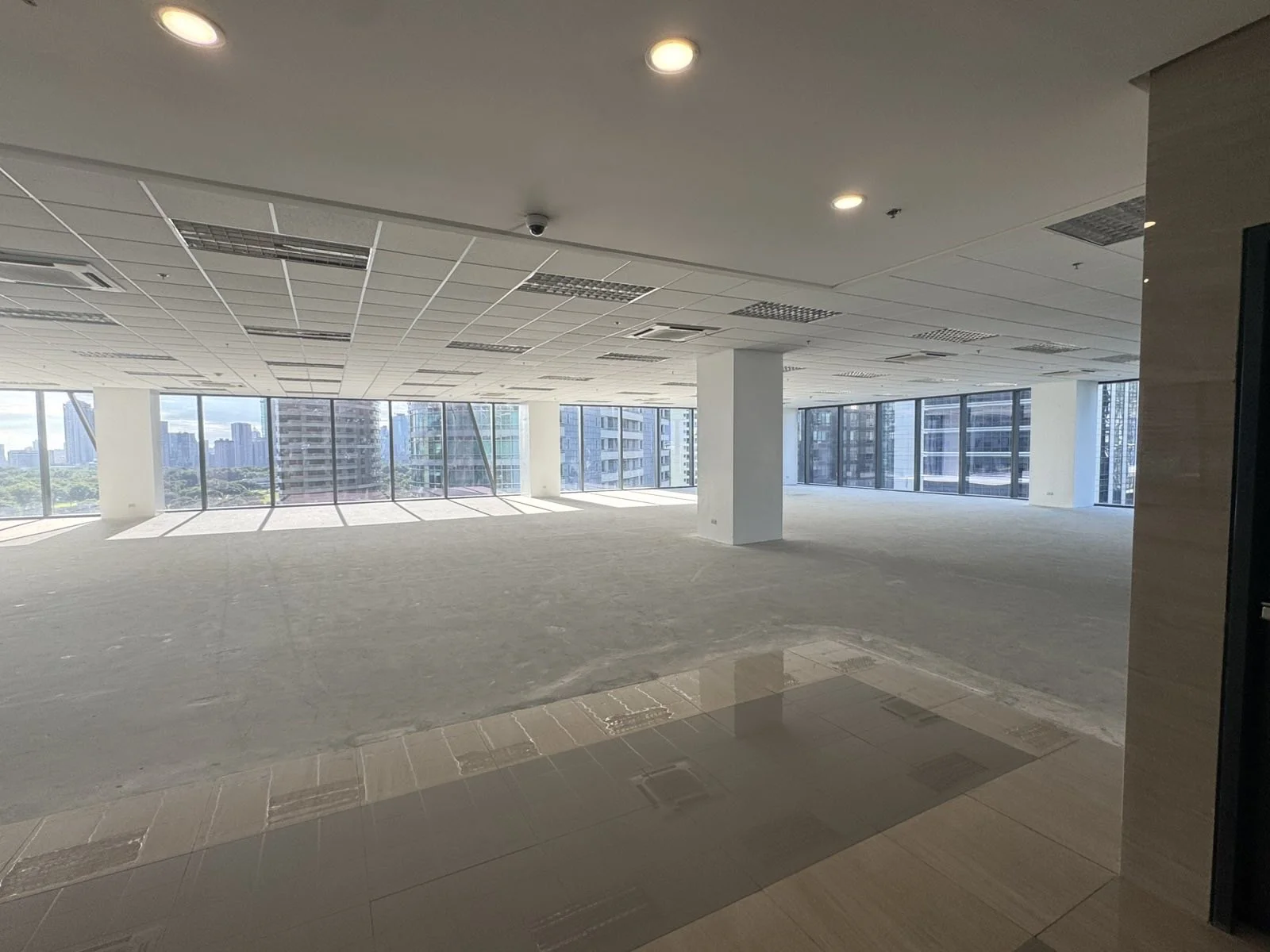 Milestone At Fifth Avenue | 541sqm Office Space for Rent in Taguig City - Bgc