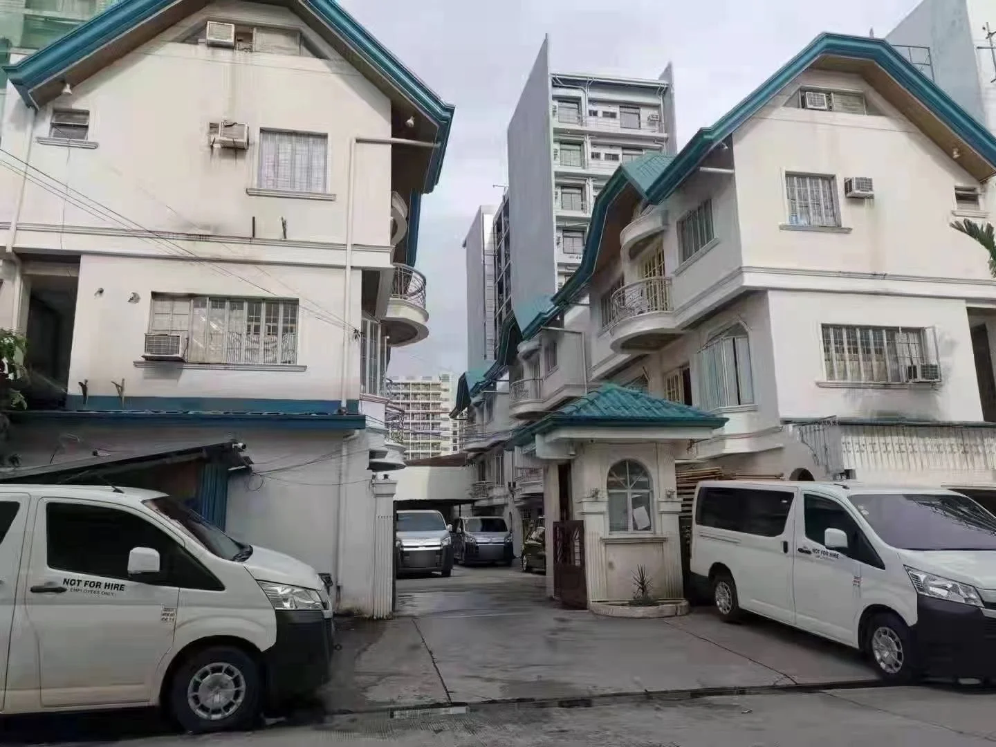 Sunset Villas - Los Tamaraos Village (whole 6-unit Townhouse Compound) | Townhouse for Rent in Parañaque City