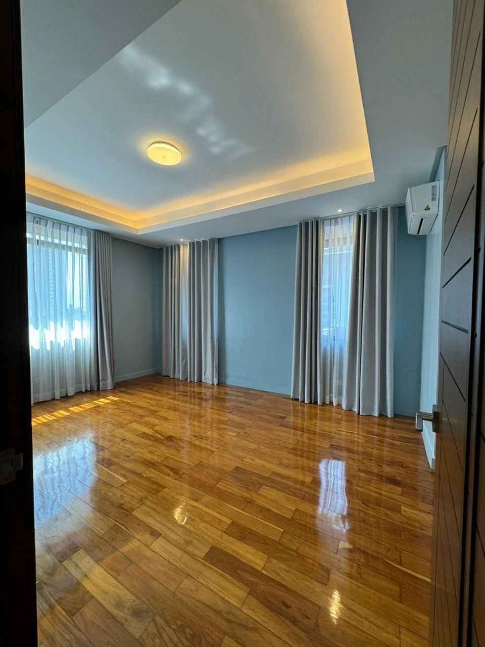 Horseshoe Village | 4BR 565sqm Townhouse for Sale in Quezon City