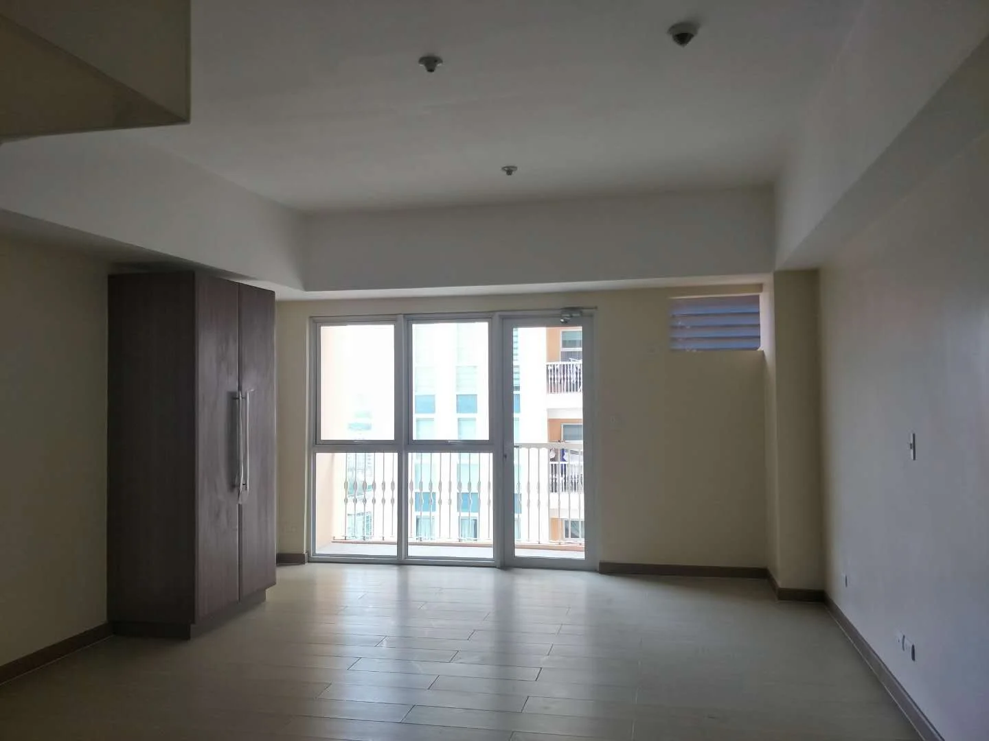 Venice , Mckinley Hill | Studio 40sqm Condo for Sale in Taguig City - Mckinley