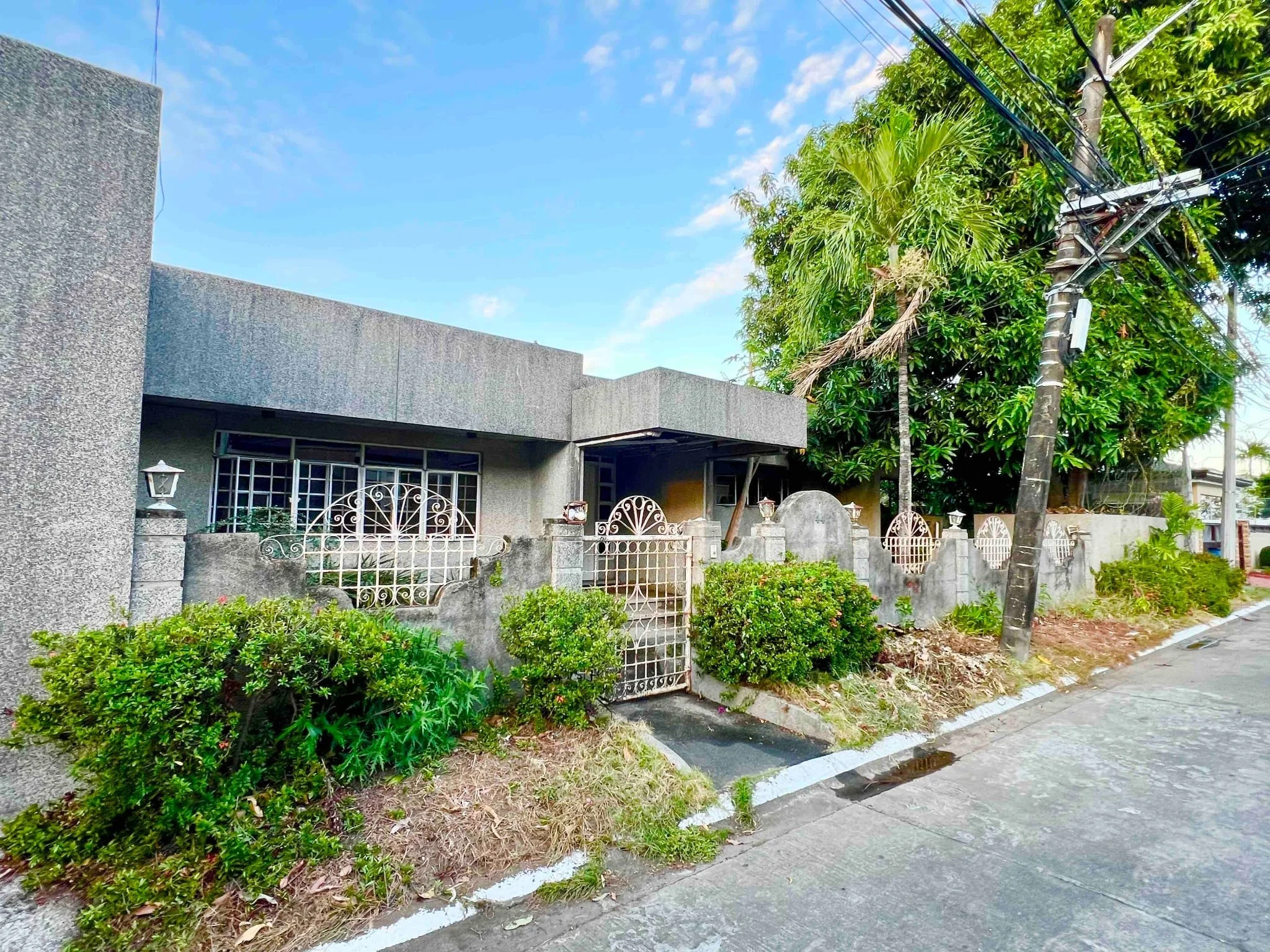 Bf Homes - 44 Naples St (old House & Lot) | 3BR House & Lot for Sale in Parañaque City
