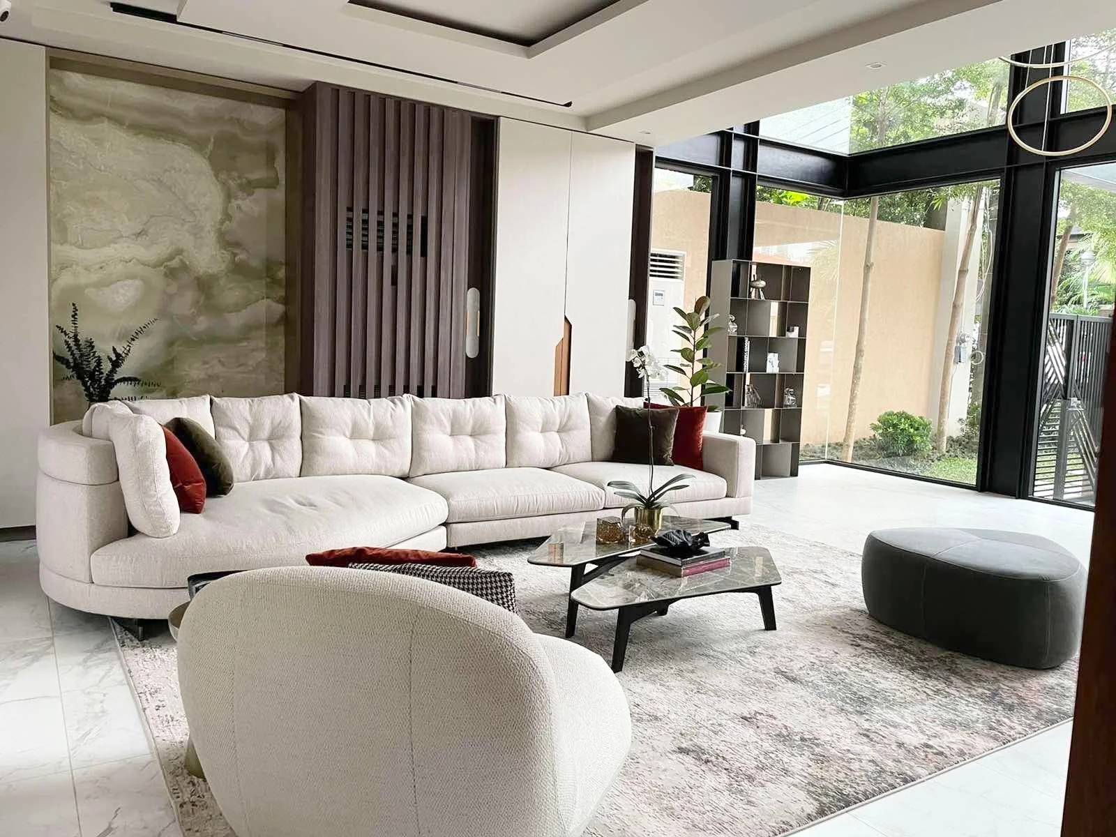 White Plains Subdivision | 6BR 782sqm House & Lot for Rent in Quezon City