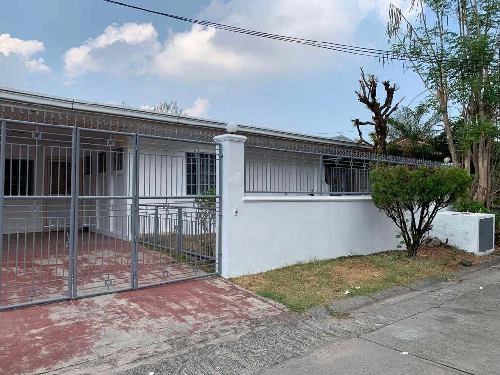 Bf Homes International | 3BR 200sqm House & Lot for Sale in Las Piñas City