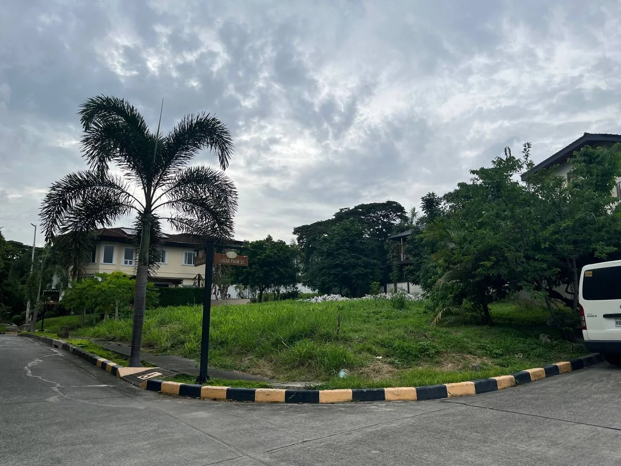 Palms Pointe Filinvest Alabang - Near Ayala Alabang Village | Lot for Sale in Muntinlupa City