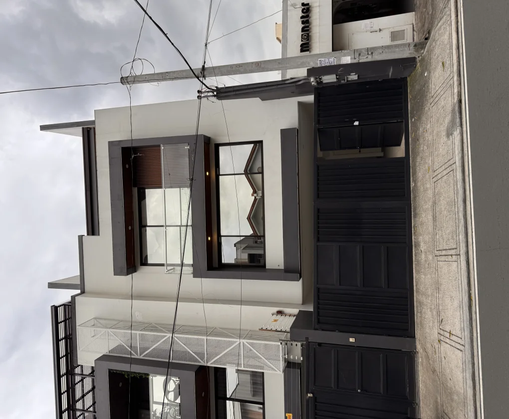 Teachers Village, East - Diliman Quezon City | 5BR 364sqm Townhouse for Sale in Quezon City
