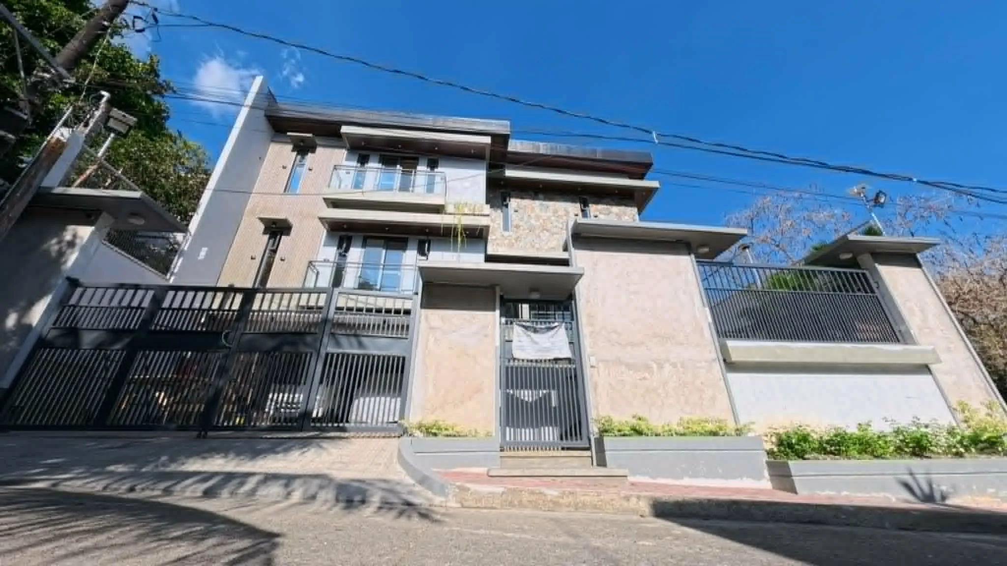 Cavaliers Village | 5BR 500sqm House & Lot for Sale in Rizal