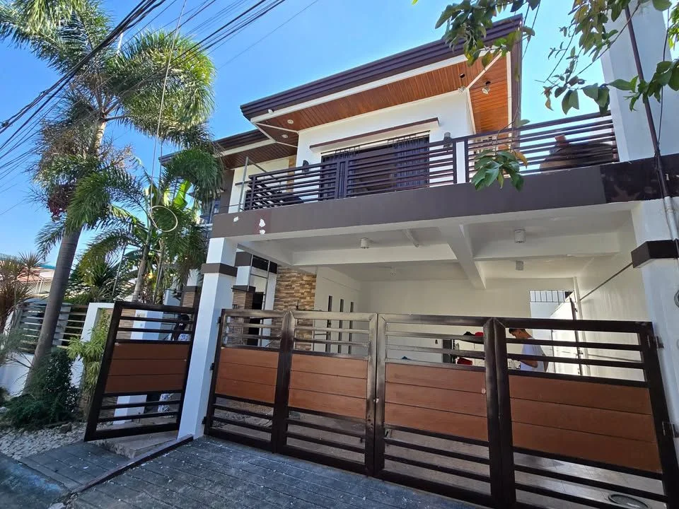 Bf Resort Village | 5BR 256sqm House & Lot for Sale in Las Piñas City