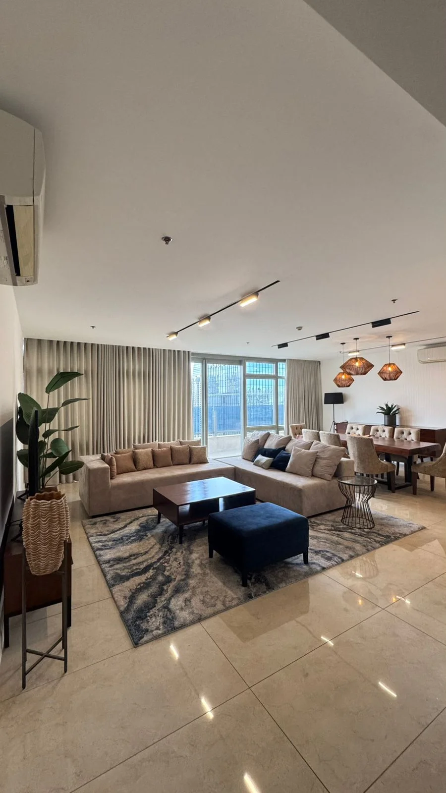 The Suites | 3BR 249sqm Condo for Rent in Taguig City - Bgc