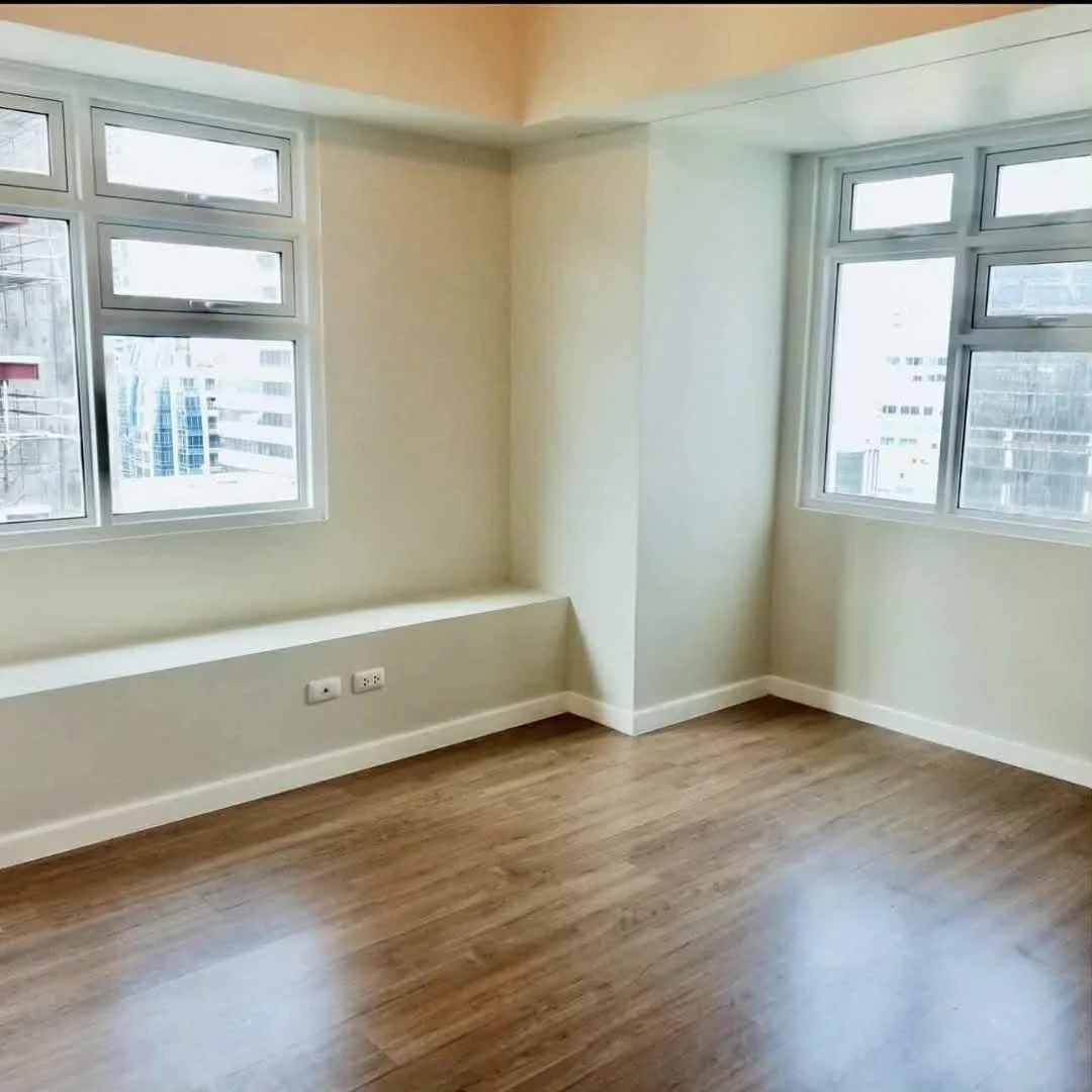Kroma Tower | 1BR 56sqm Condo for Sale in Makati City - Legazpi Village