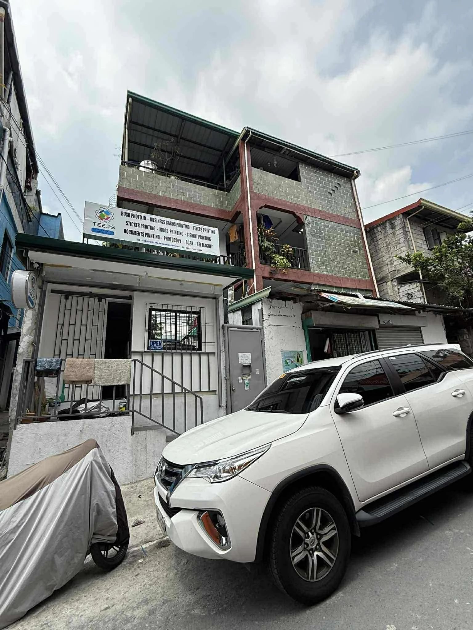 Upper Bicutan , Taguig , House & Lot | 270sqm Commercial Space for Sale in Taguig City