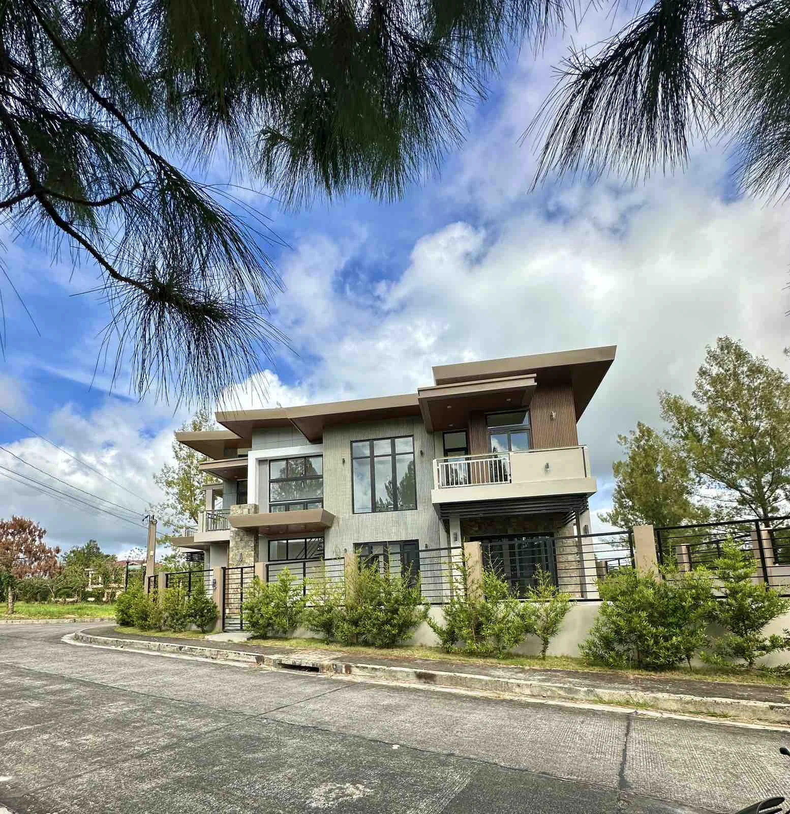Pueblo Del Sol Subdivision | 4BR 345sqm House & Lot for Sale in Tagaytay City
