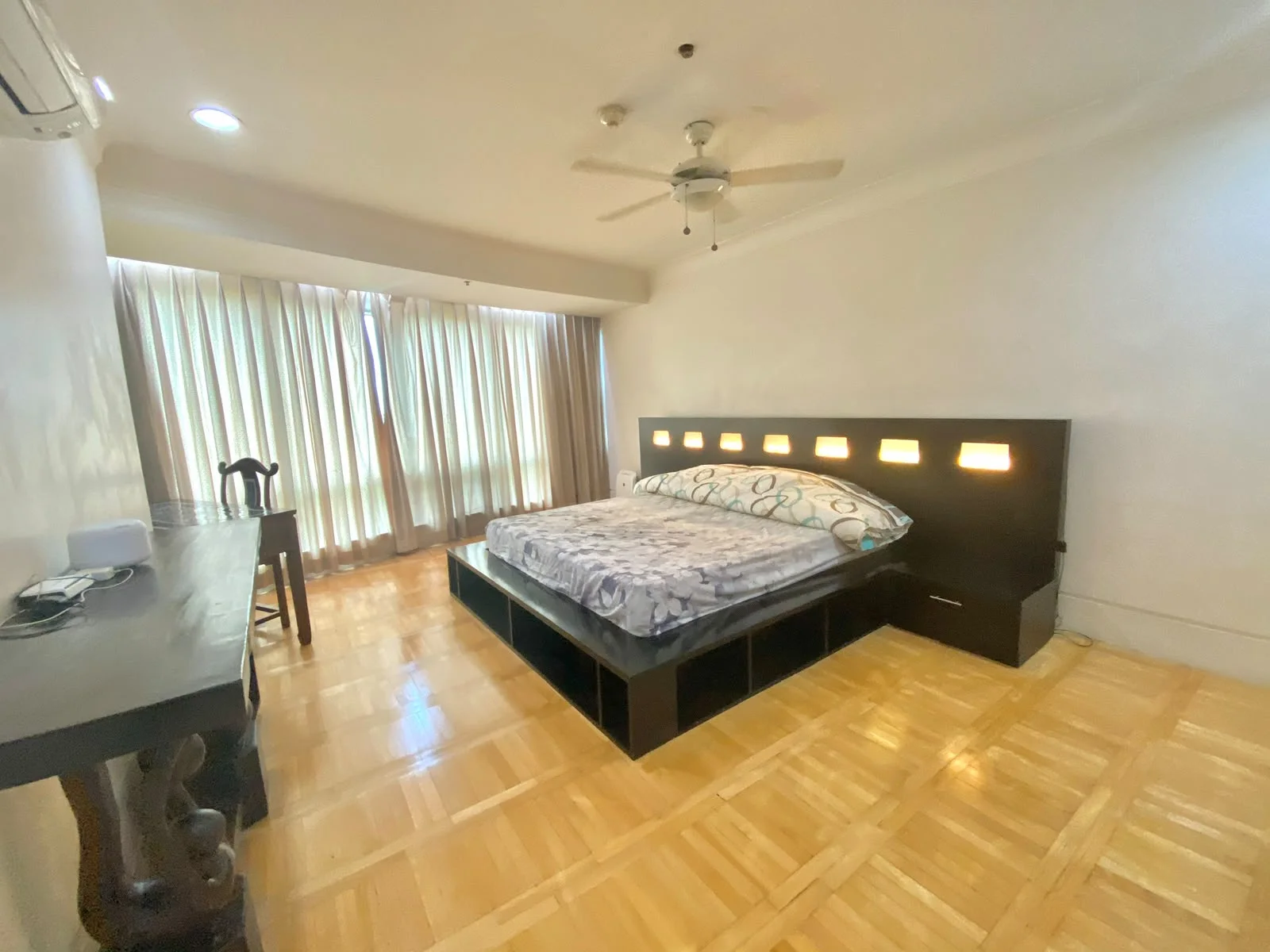 One Mckinley Place | 3BR 189sqm Condo for Rent in Taguig City - Bgc