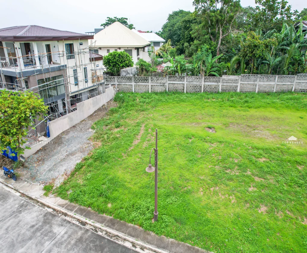 Lot for Sale in Alabang West