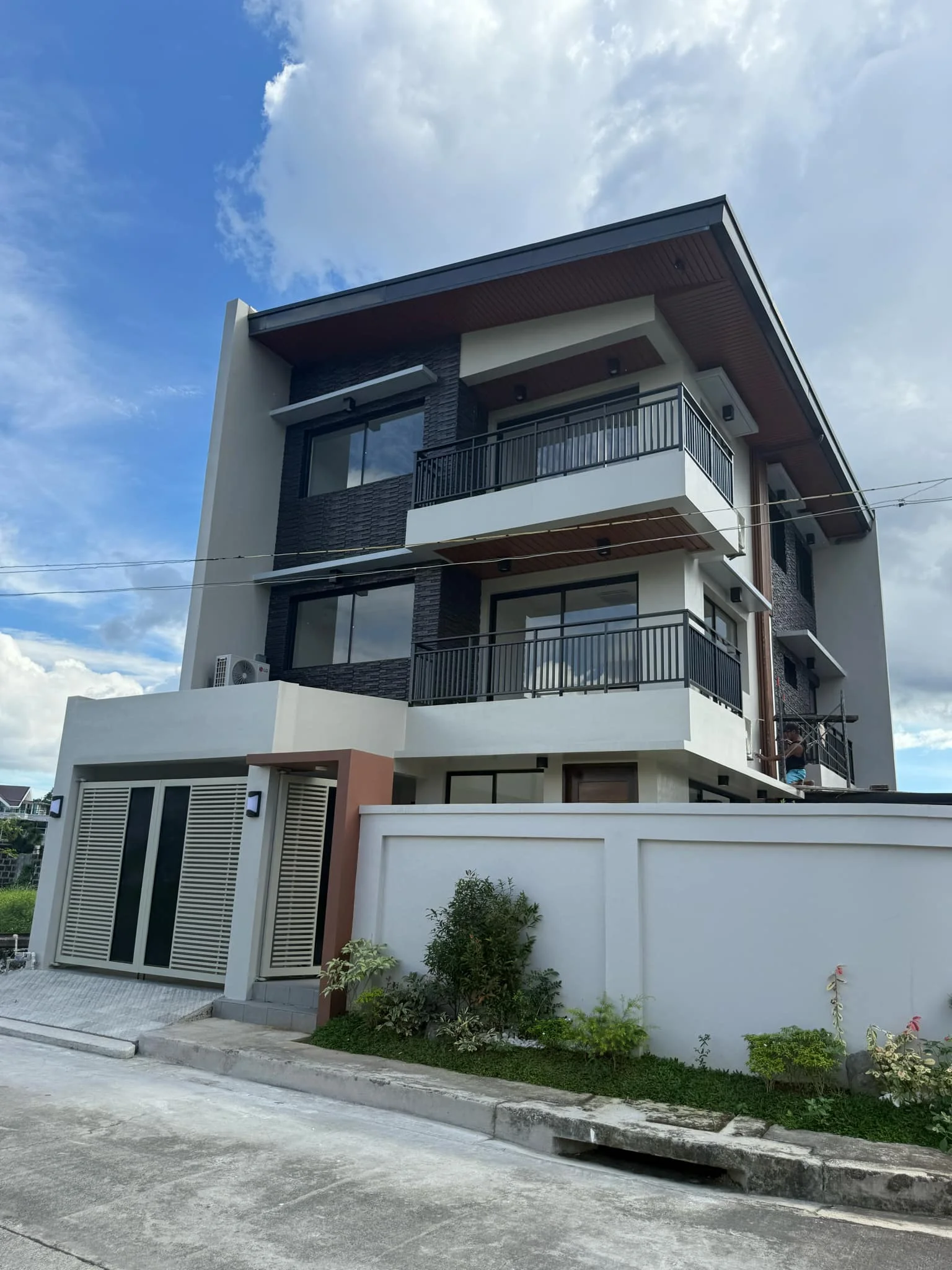 3 Bedroom House & Lot for Sale in Vermont Park Executive Village