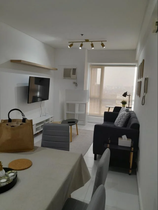 1 Bedroom Condominium for Rent in The Columns Ayala