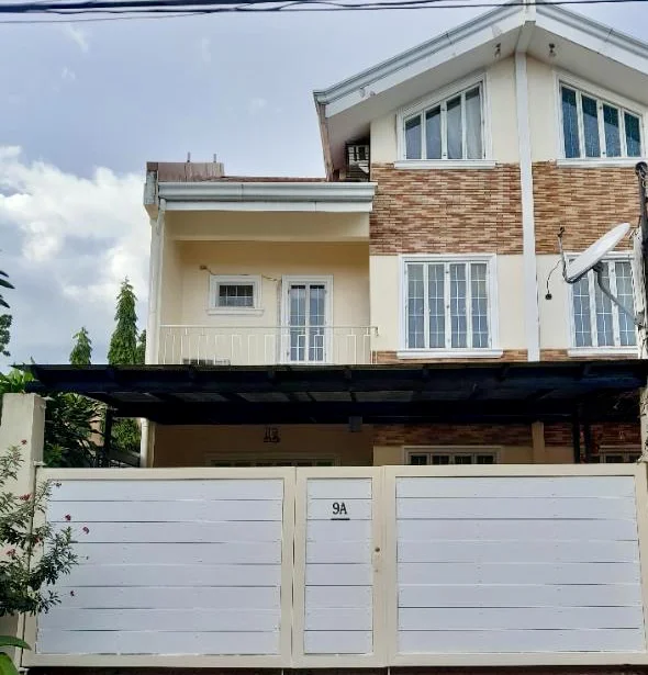 5 Bedroom House & Lot for Sale in 5-br Duplex Town House In Merville