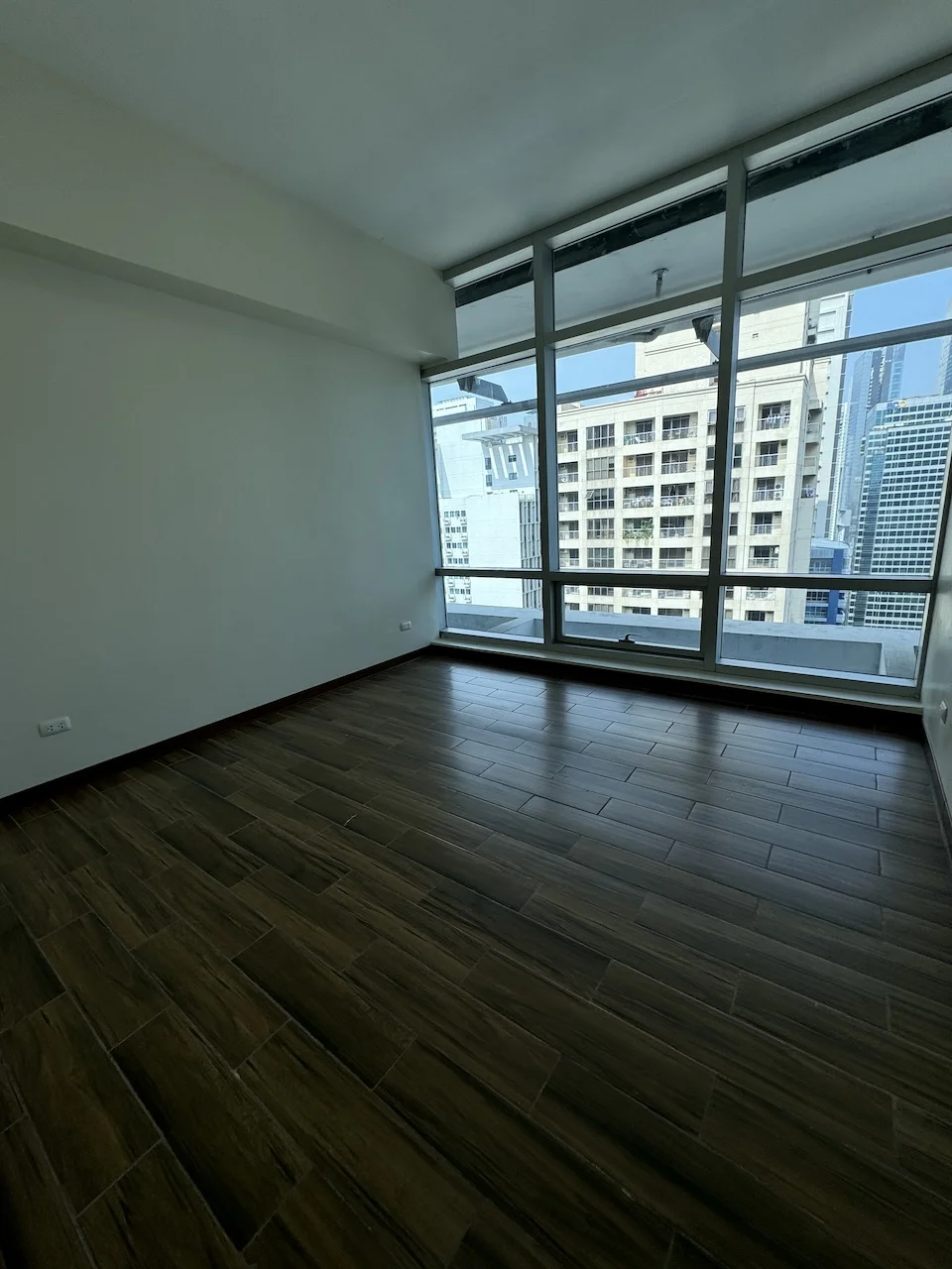 2 Bedroom Condominium for Sale in The Stratosphere