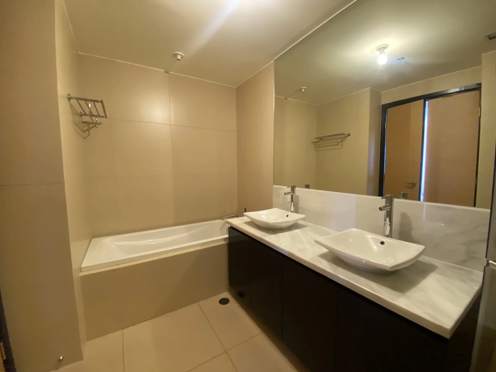 3 Bedroom Condominium for Sale in Viridian At Greenhills