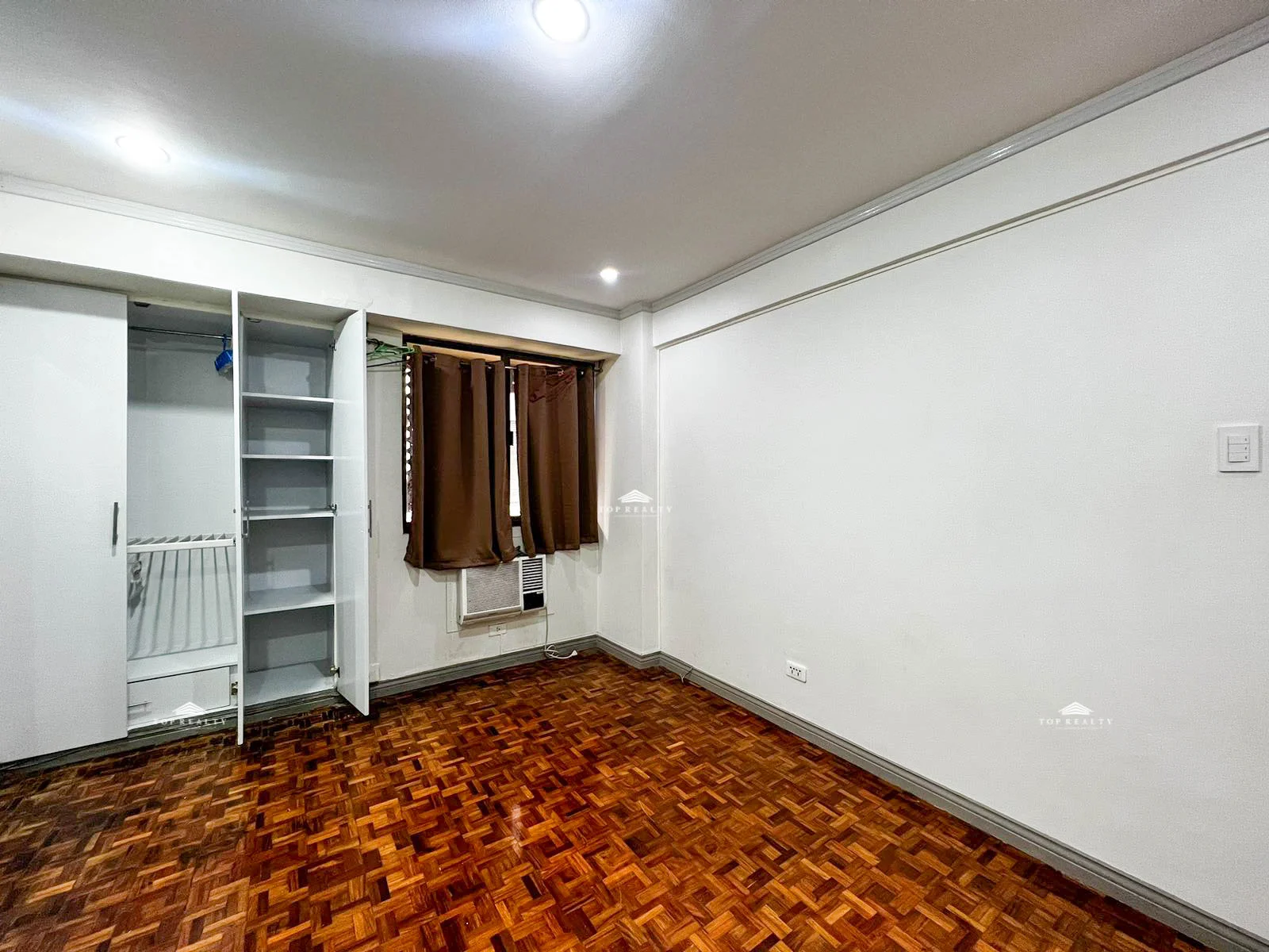 2 Bedroom Condominium for Sale in Valero Plaza Condominium