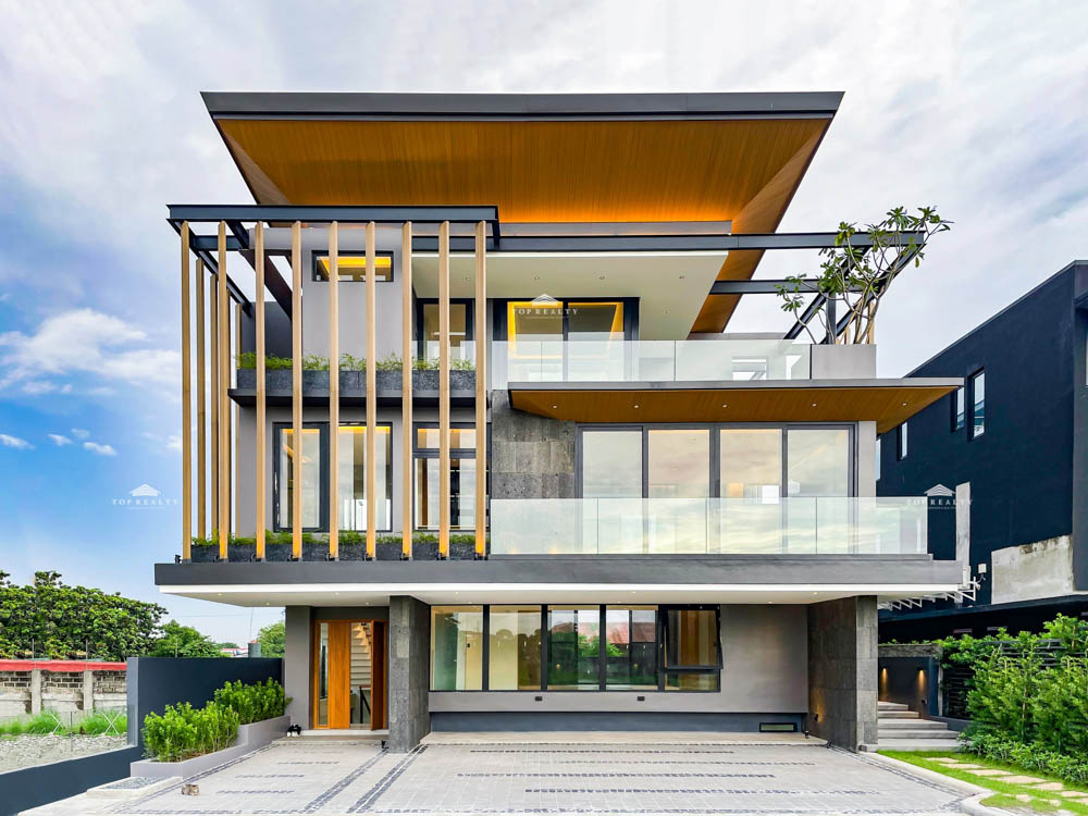 Alabang West Village | 5BR House and Lot for Sale in Las Piñas City