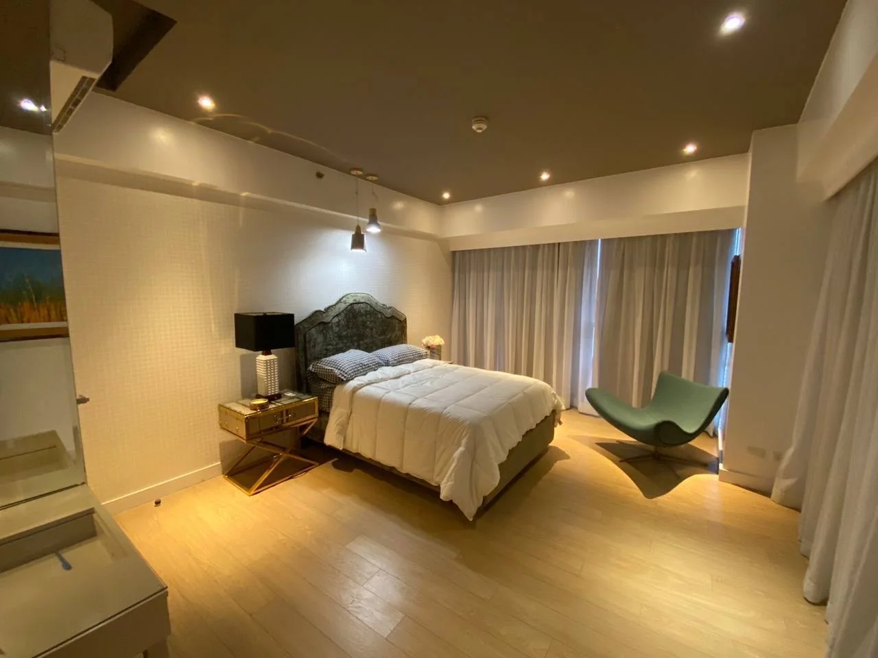 1 Bedroom CONDOMINIUM for Sale in One Shangri-la Place