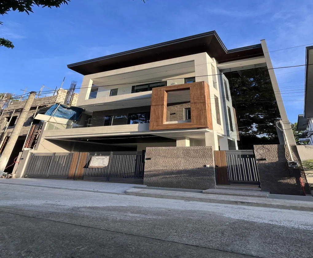 5 Bedroom House & Lot for Sale in Sta Barbara Place