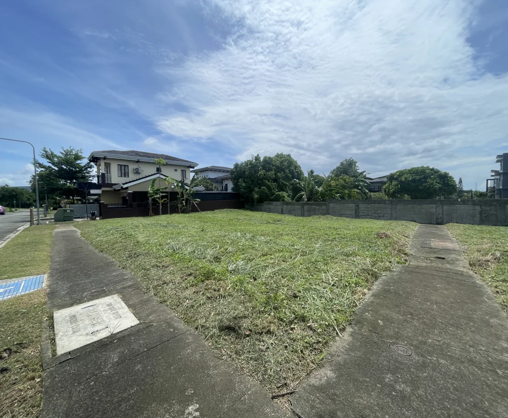 South Forbes | Lot for Sale in Cavite