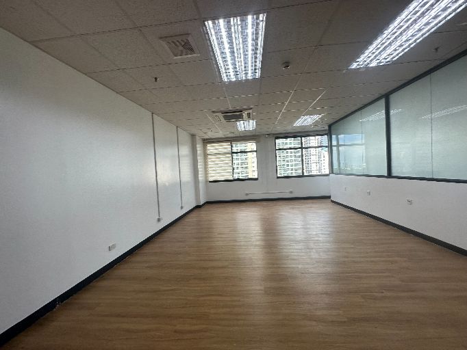 Affordable Office Space with Meeting Room and Wet Pantry for Lease in BGC Taguig