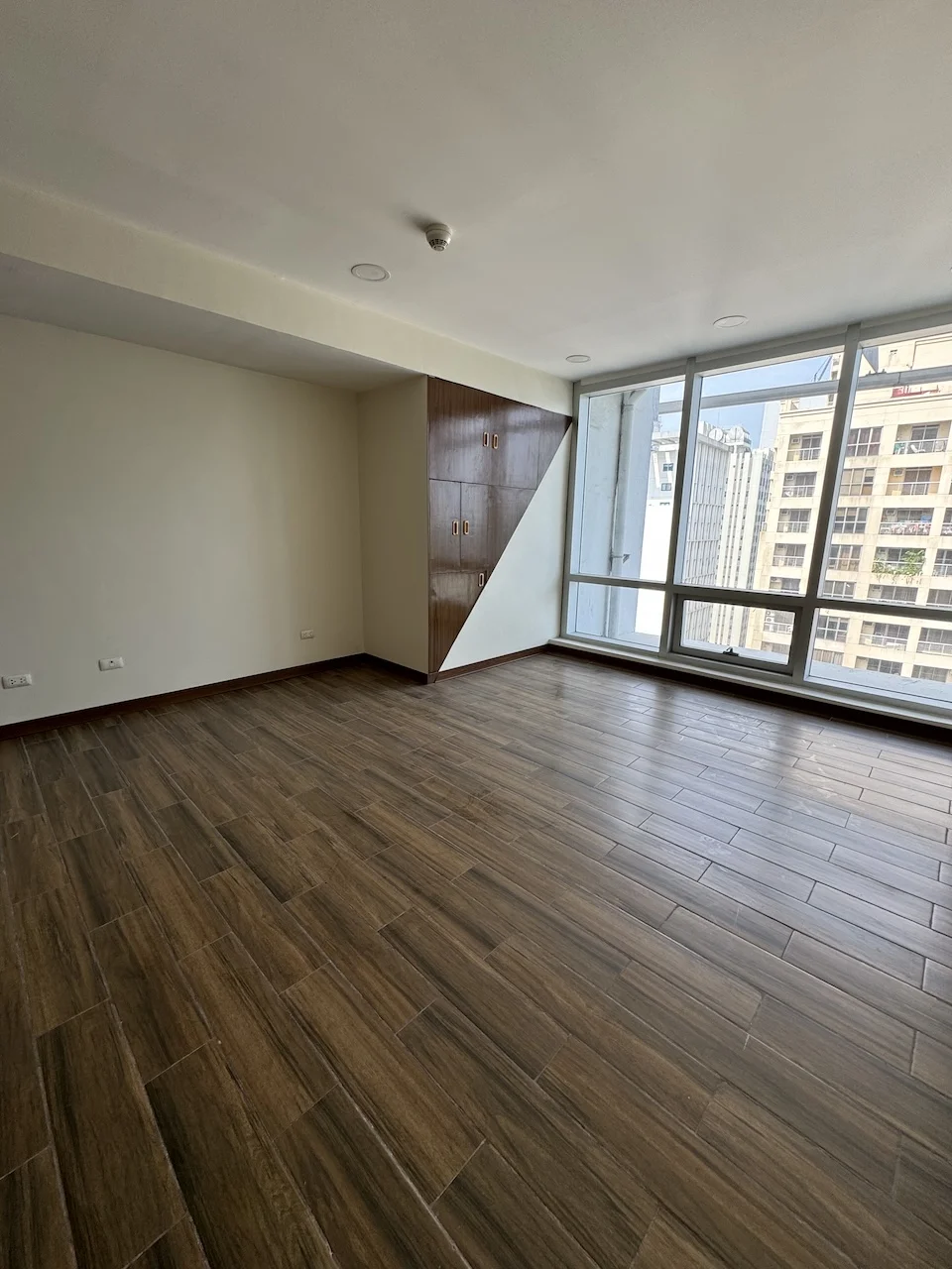 2 Bedroom Condominium for Sale in The Stratosphere