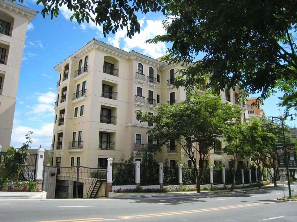 3 Bedroom Condominium for Sale in Mckinley Garden Villas