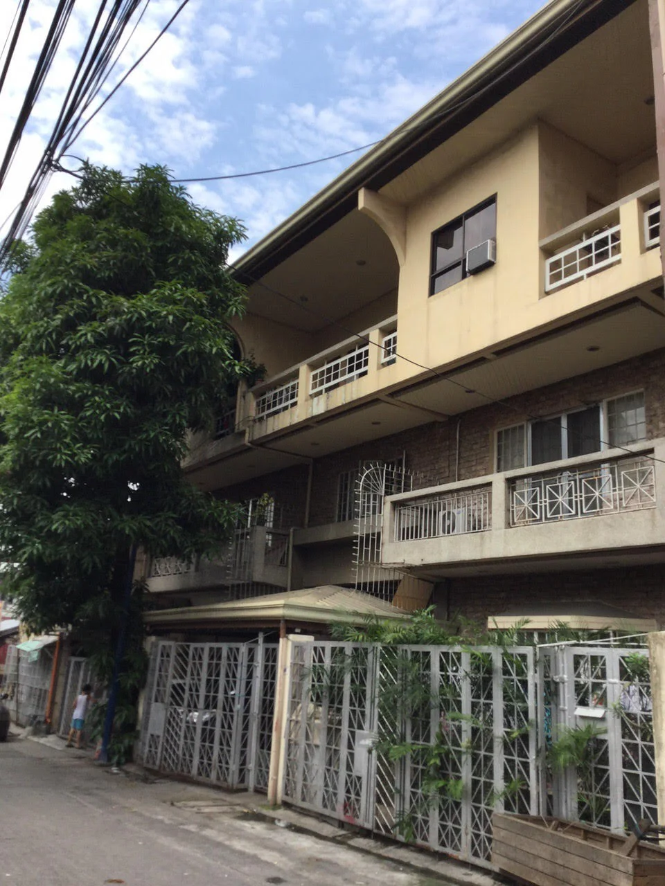 3 Bedroom House & Lot for Sale in 3-storey Residential Building