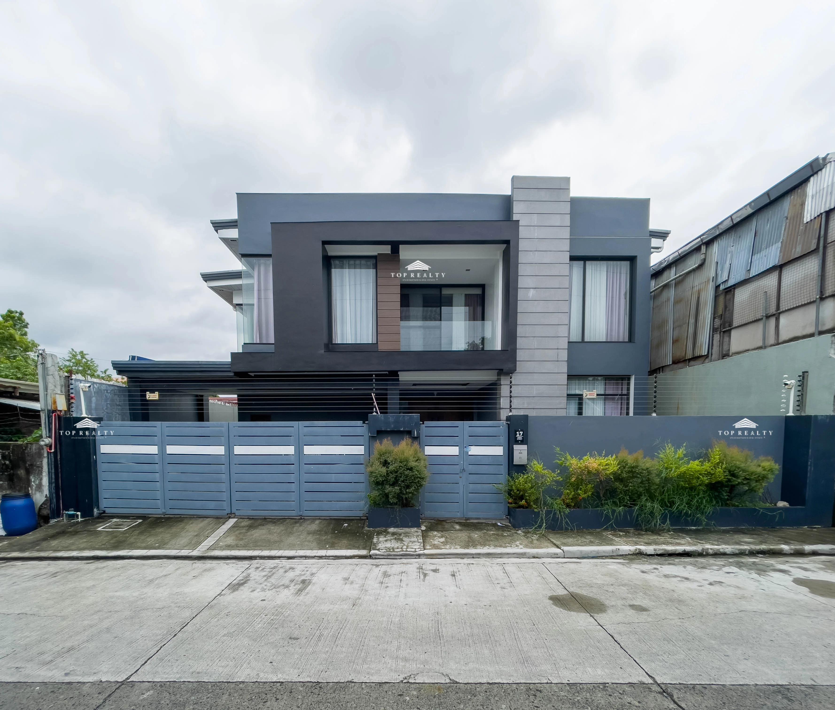 5 Bedroom House & Lot for Sale in St. Anthony Subdivision