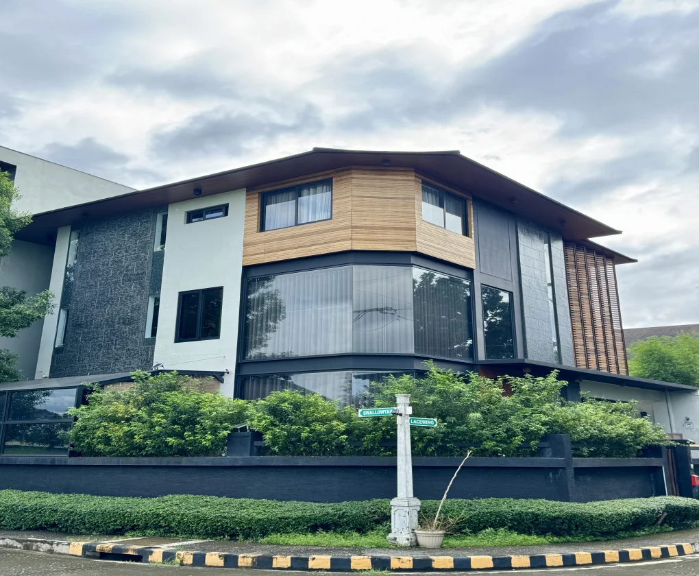 6 Bedroom House & Lot for Sale in Woodrige Heights - Marikina House For Sale Near Loyola Grand Villas