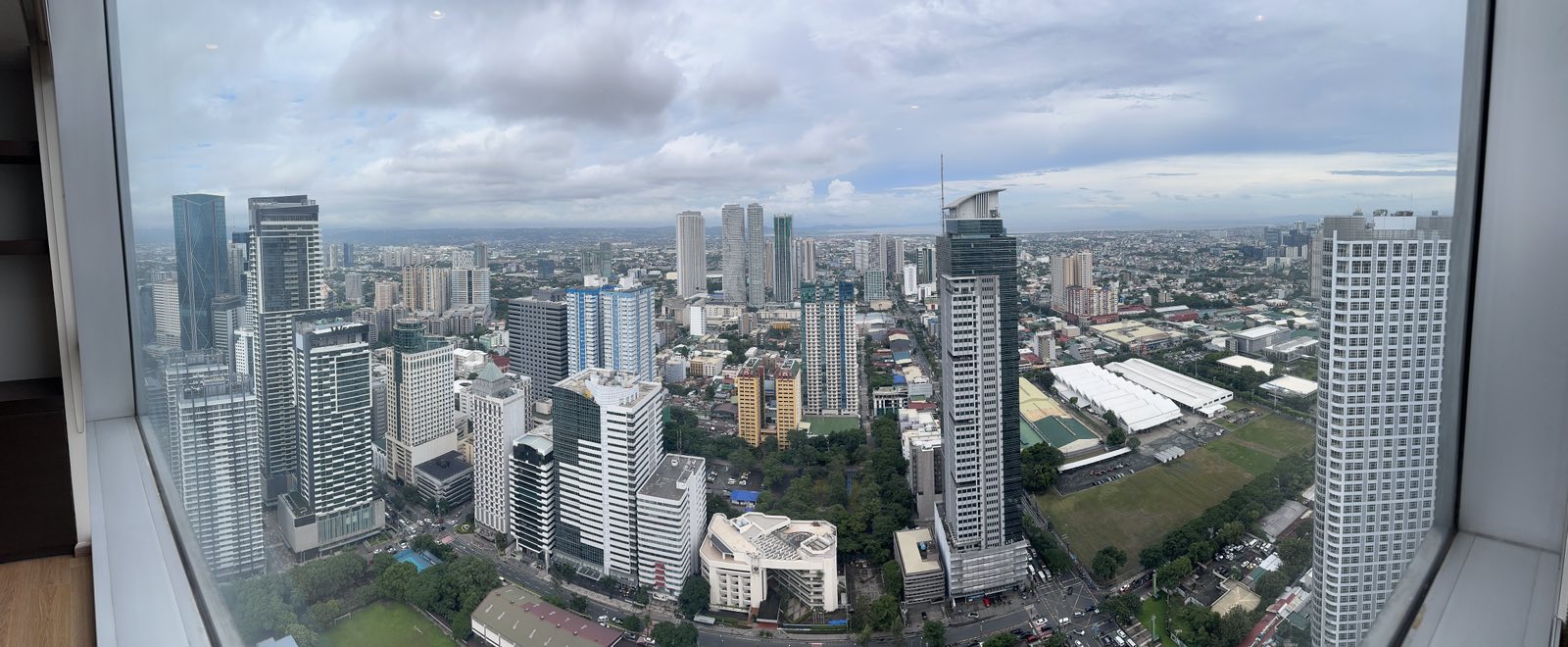 The St. Francis Shangri-La Place 2 Bedroom Condo For Sale in Mandaluyong